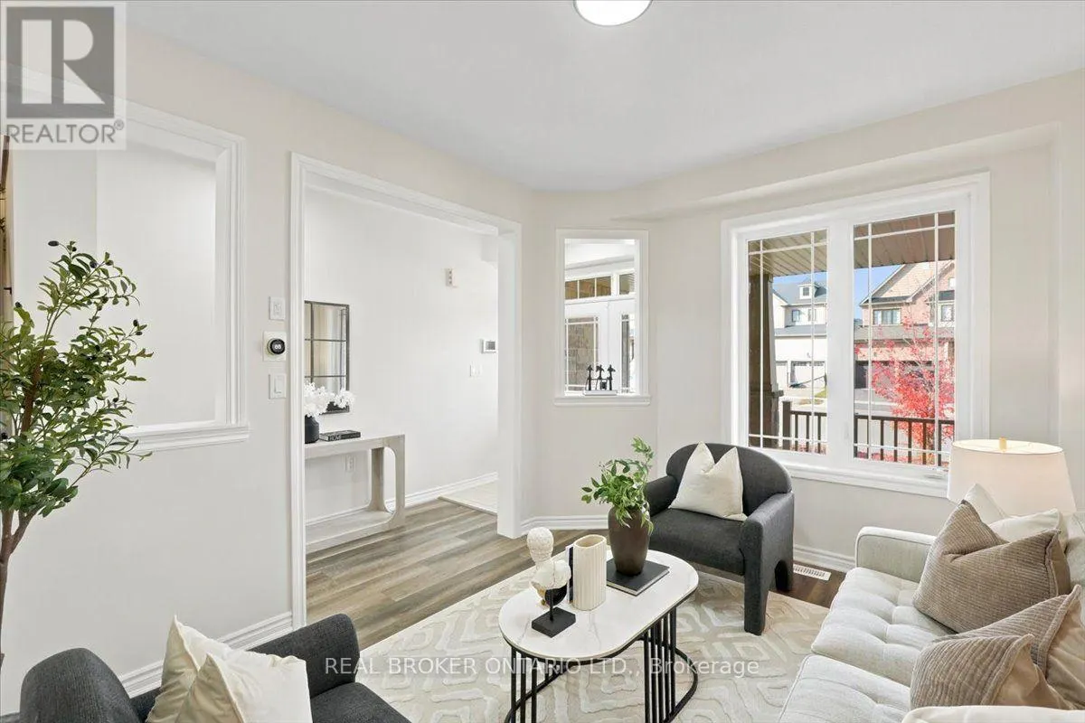 32 MONTROSE AVENUE
