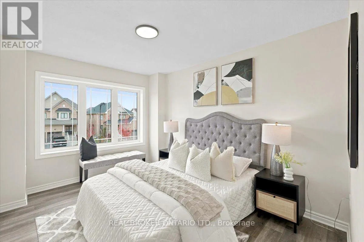 32 MONTROSE AVENUE