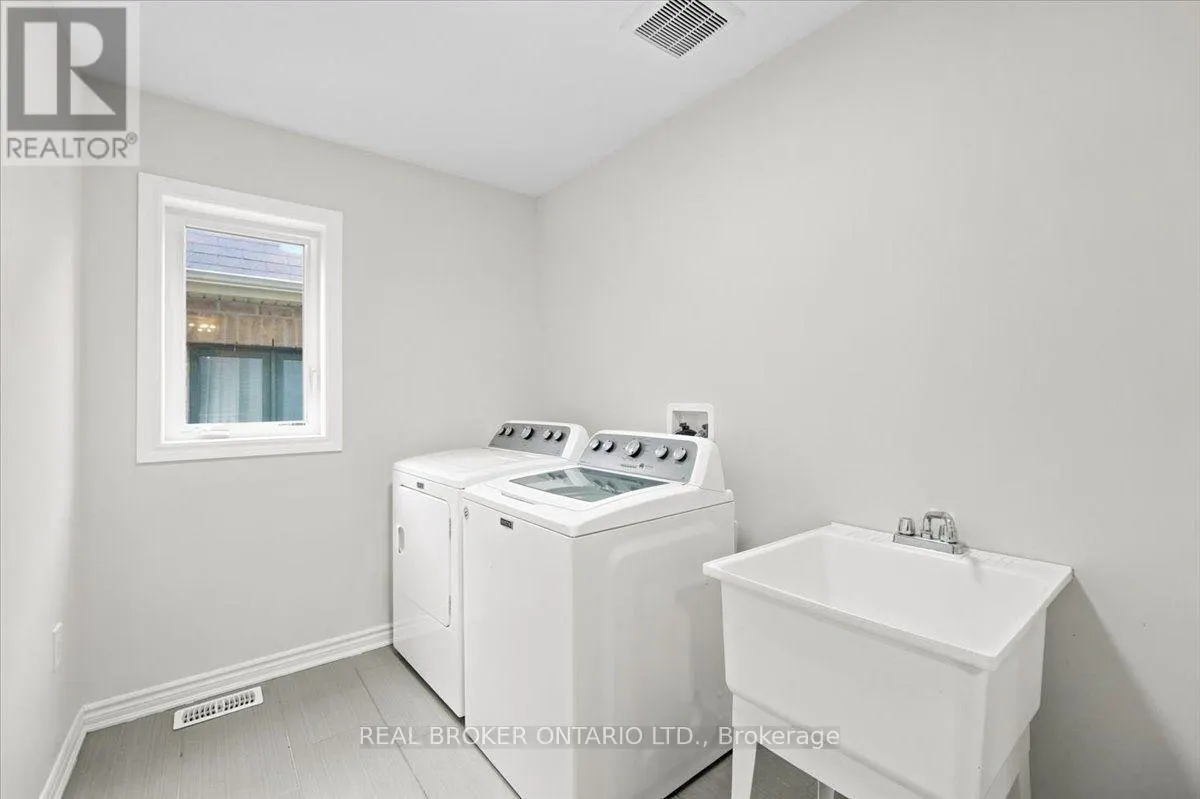 32 MONTROSE AVENUE
