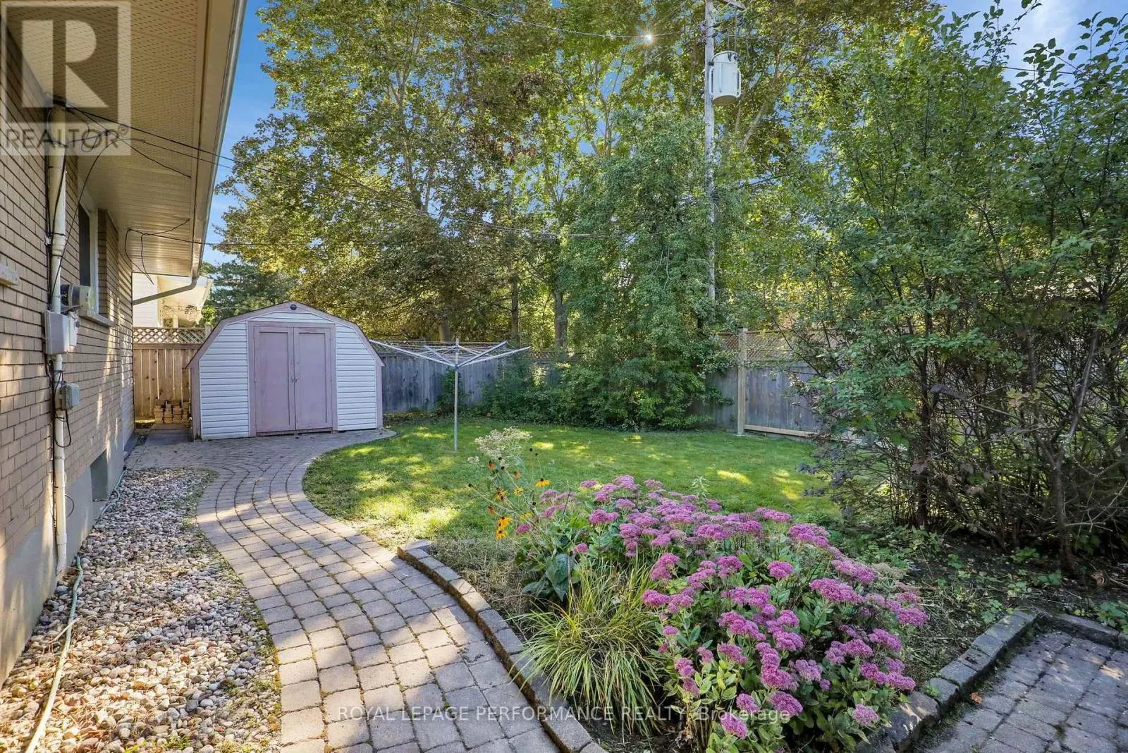 25 THORNCLIFF PLACE