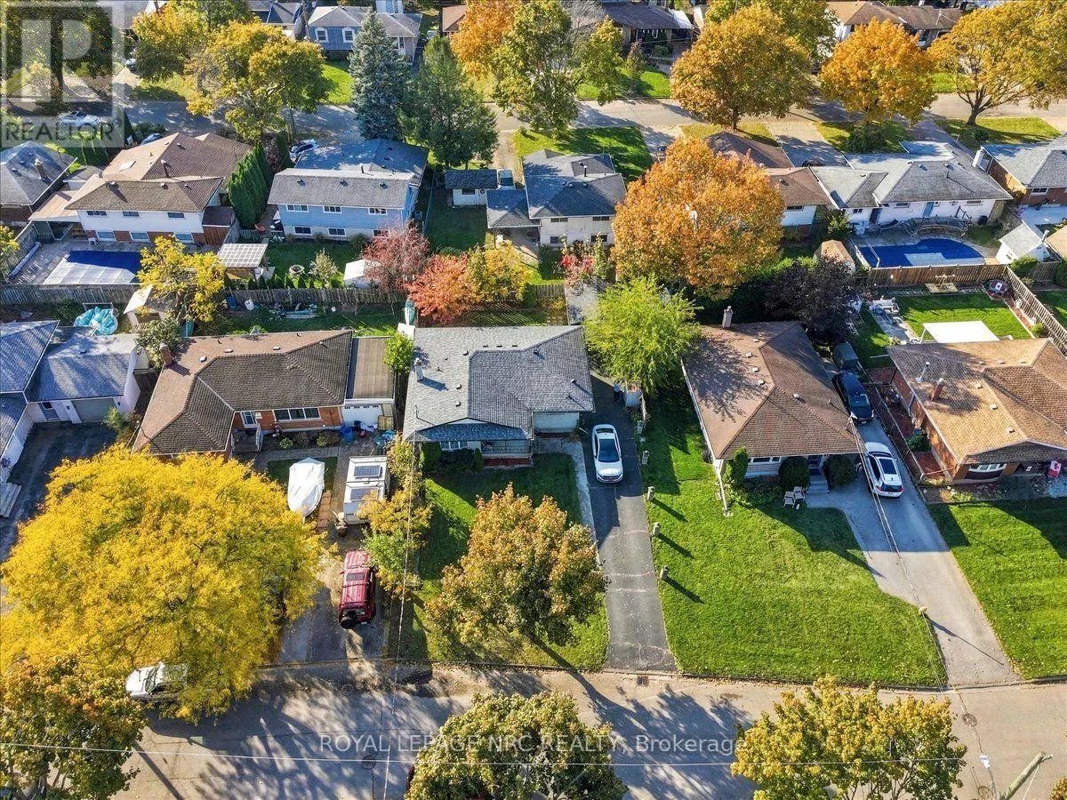 51 HIGHCOURT CRESCENT