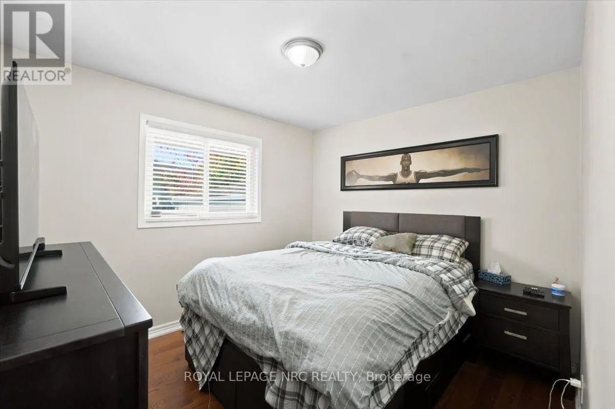 51 HIGHCOURT CRESCENT