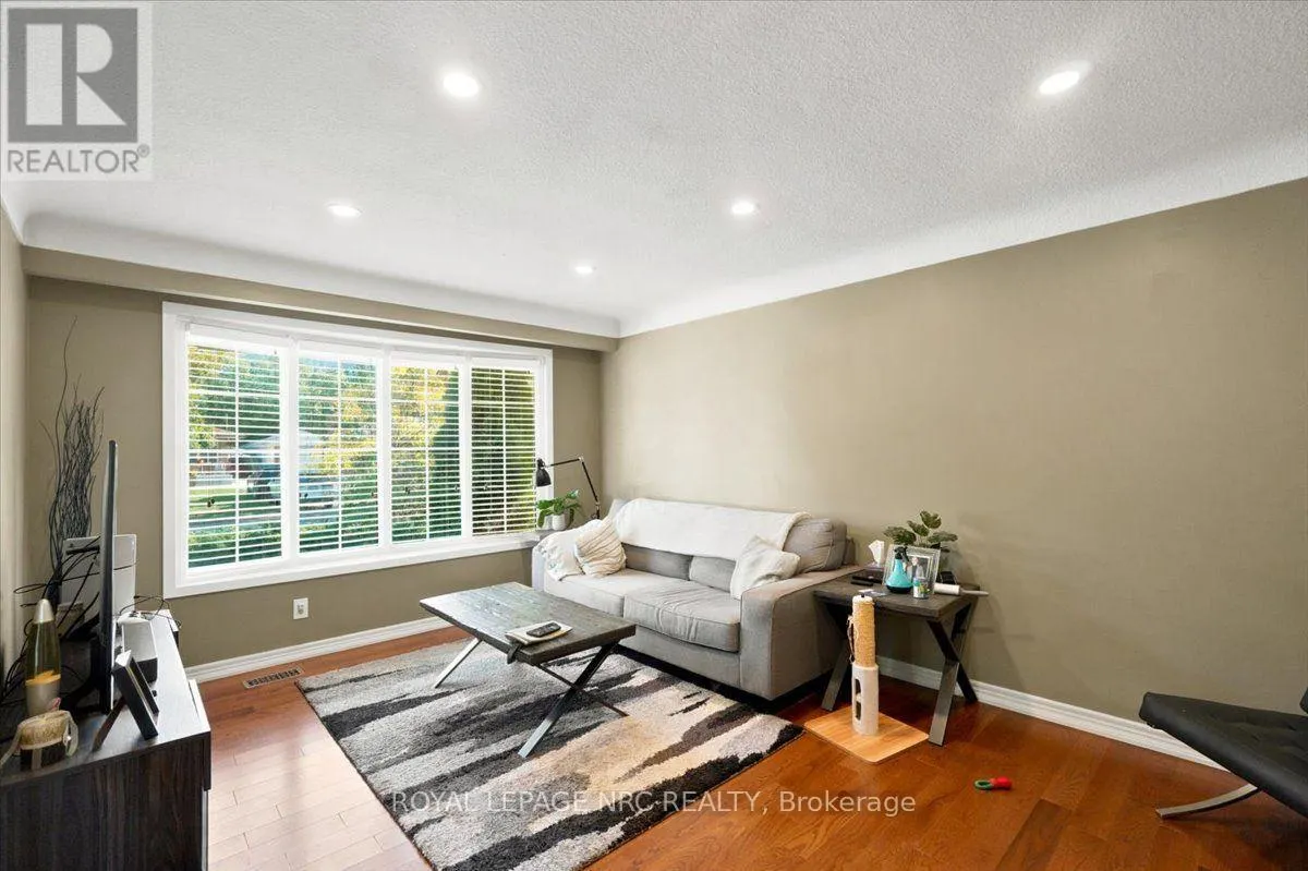 51 HIGHCOURT CRESCENT