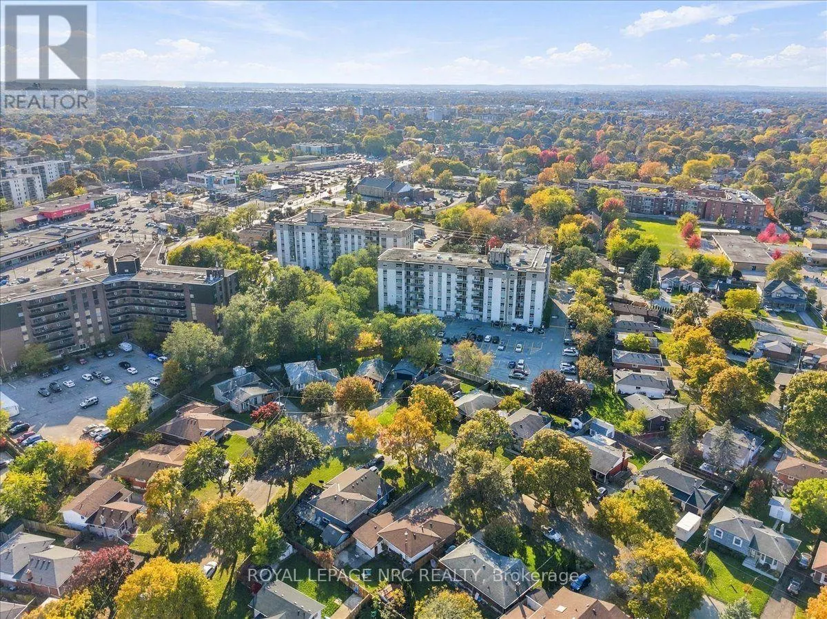 51 HIGHCOURT CRESCENT