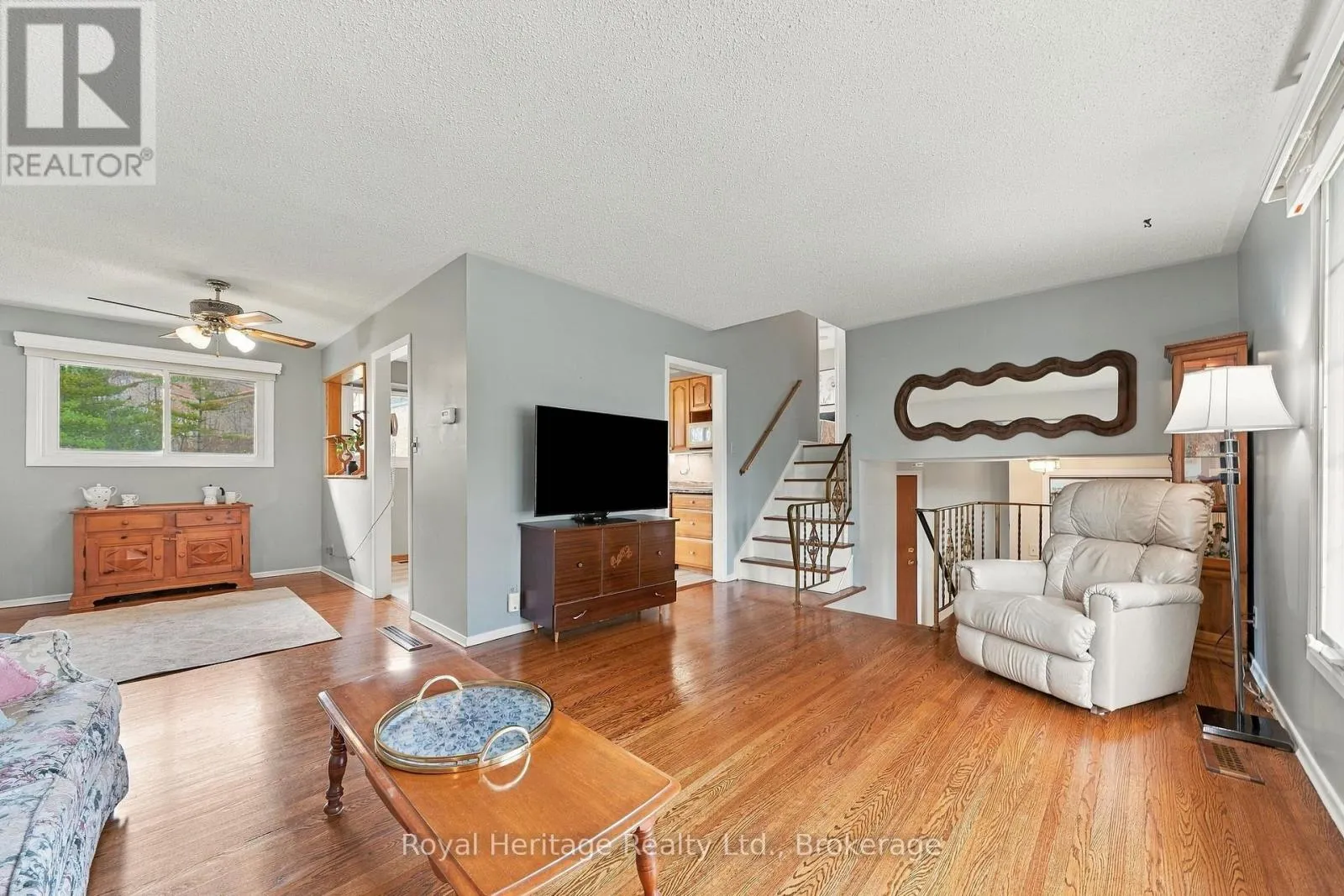 54 BAYLEA DRIVE