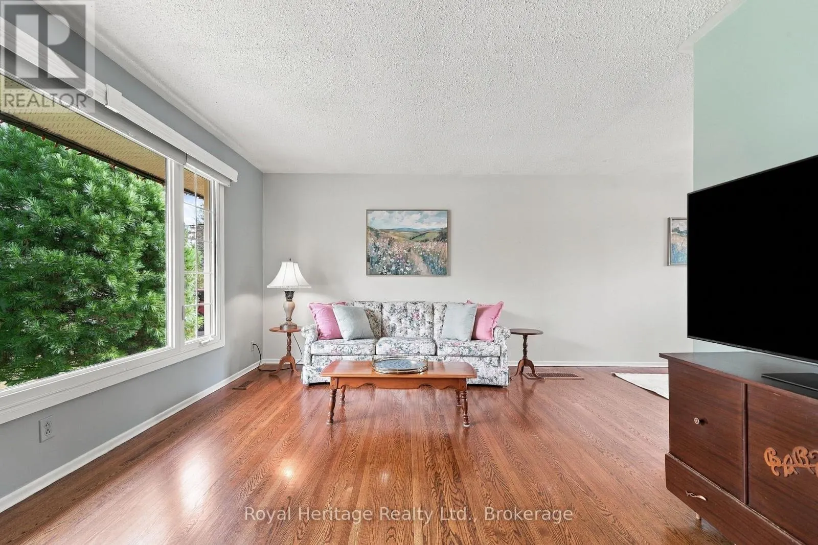 54 BAYLEA DRIVE