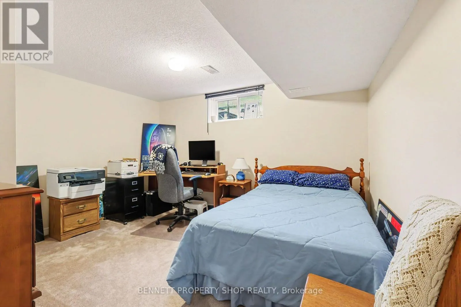 2 THUNDERBIRD CRESCENT