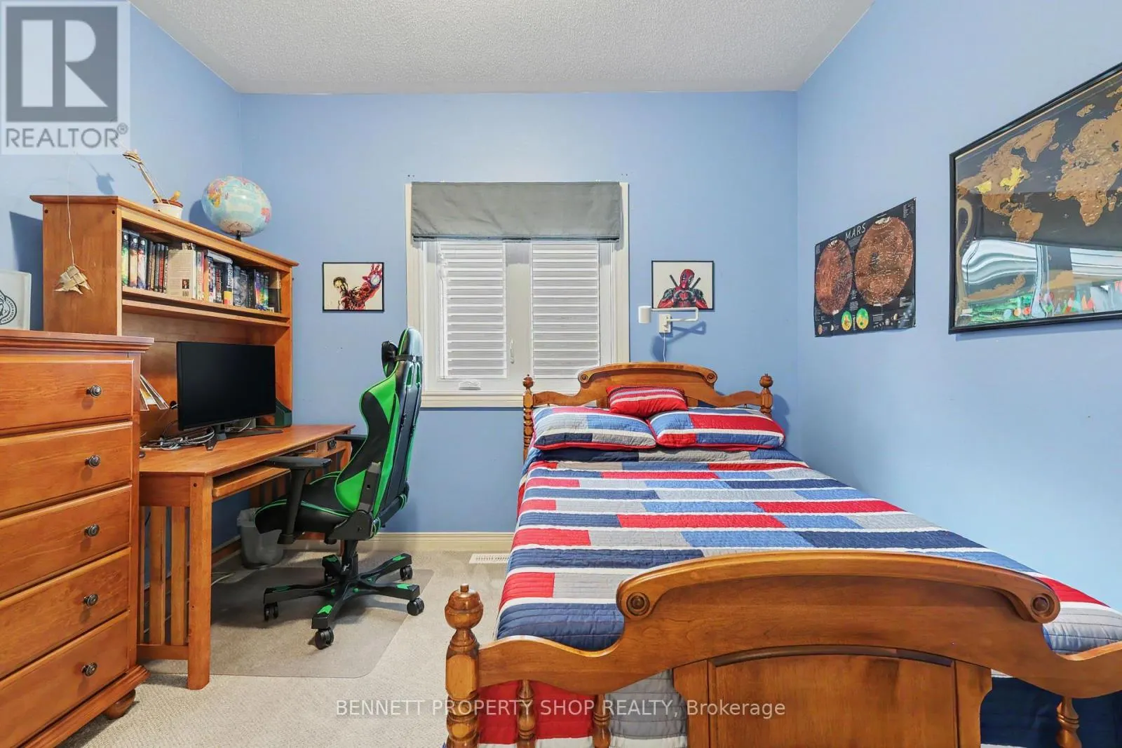 2 THUNDERBIRD CRESCENT