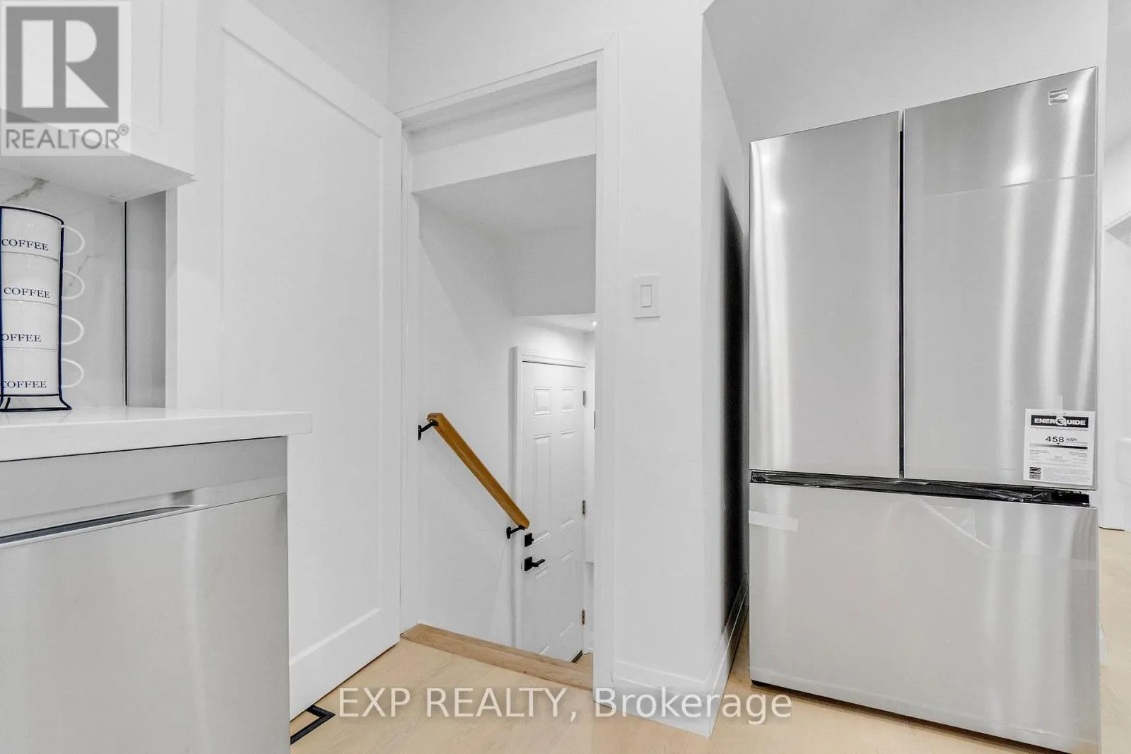 64 LANCASTER STREET E