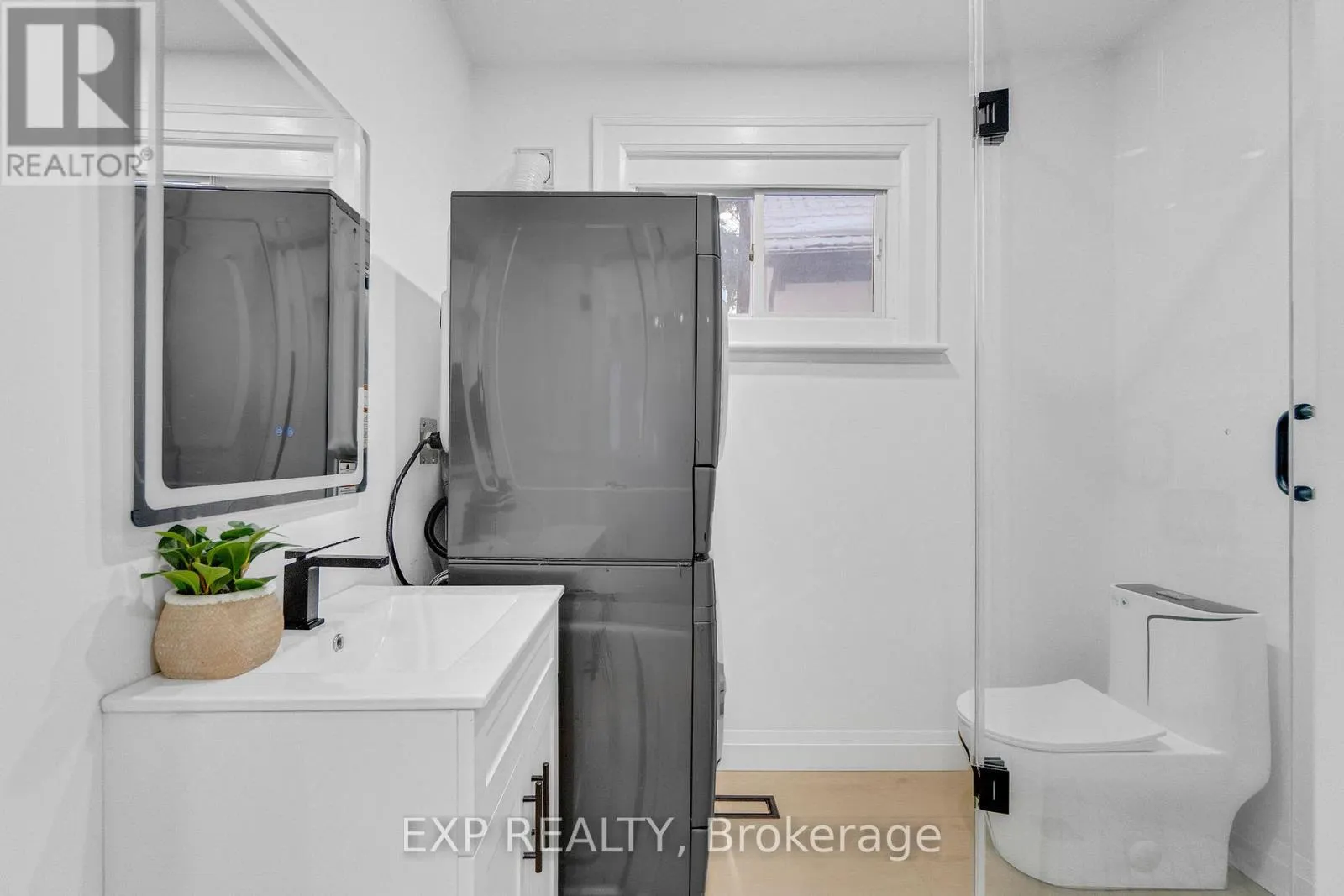 64 LANCASTER STREET E