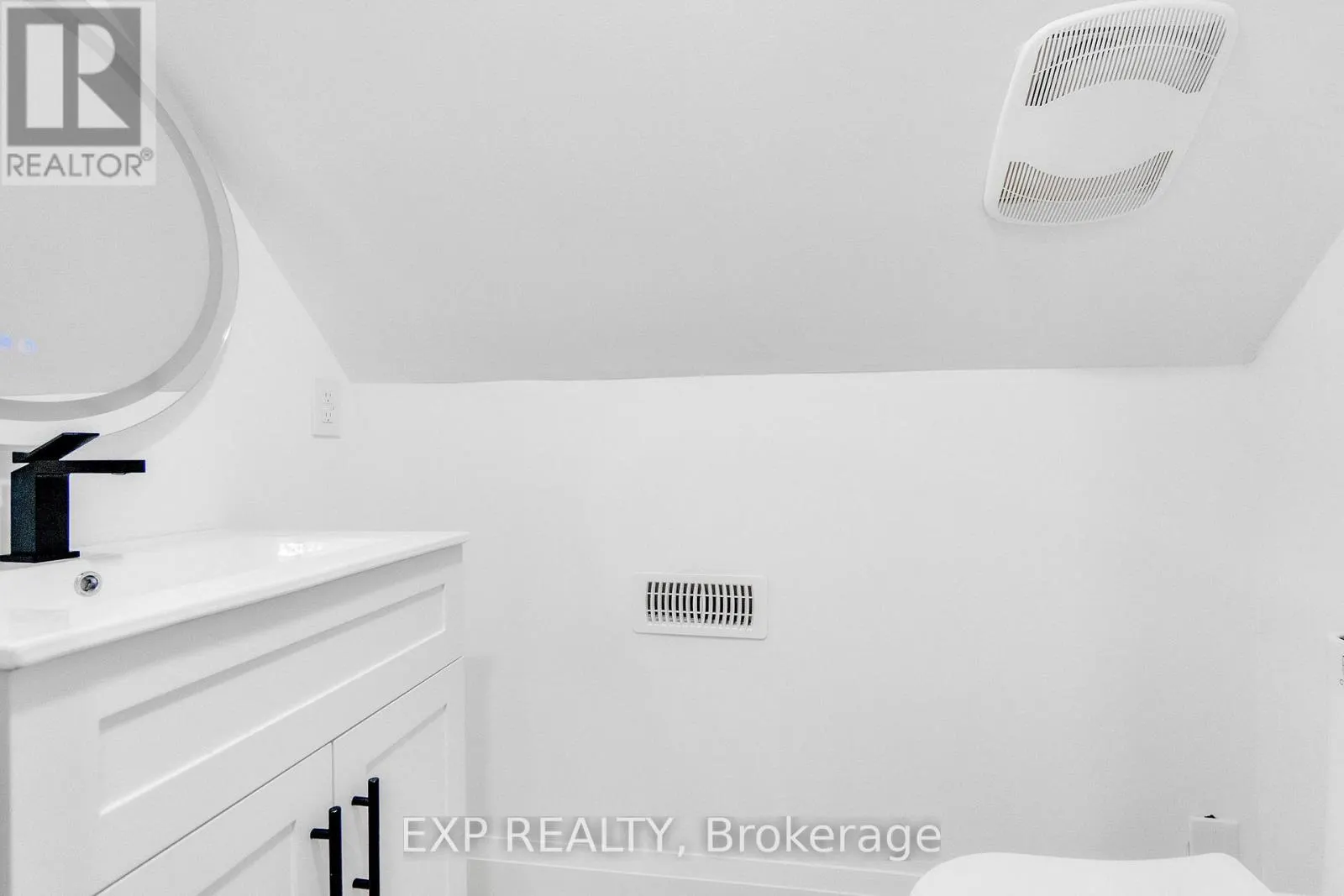 64 LANCASTER STREET E