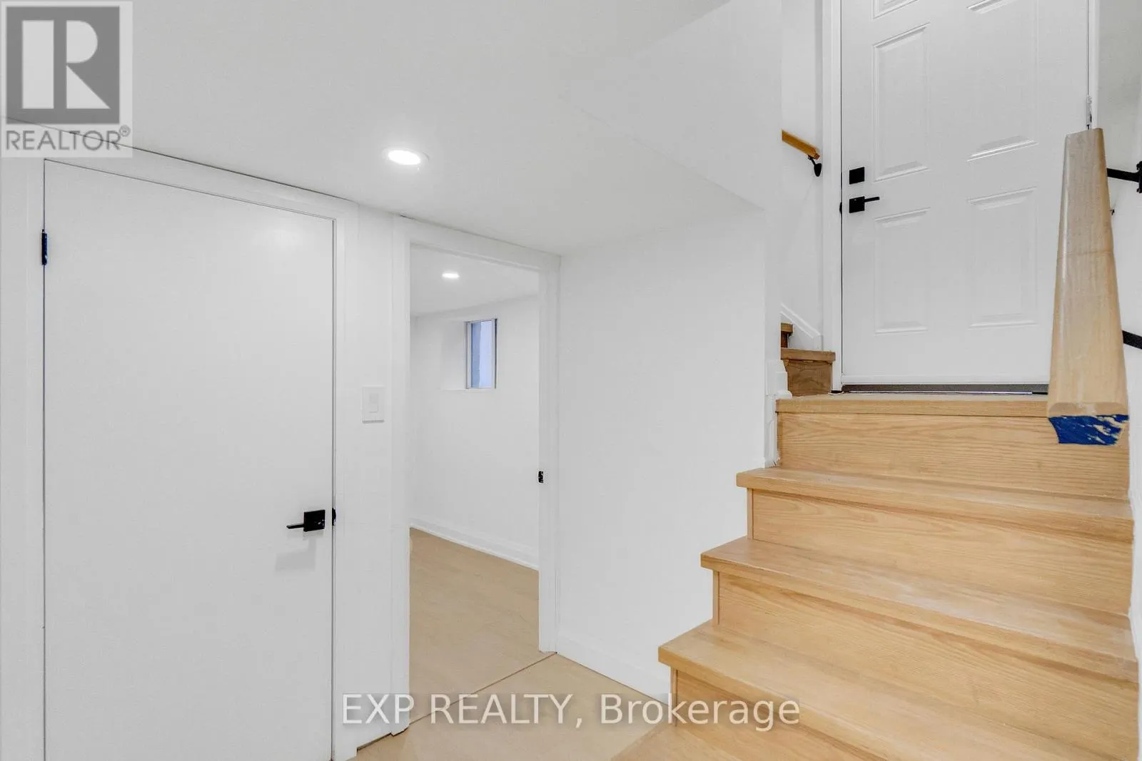 64 LANCASTER STREET E