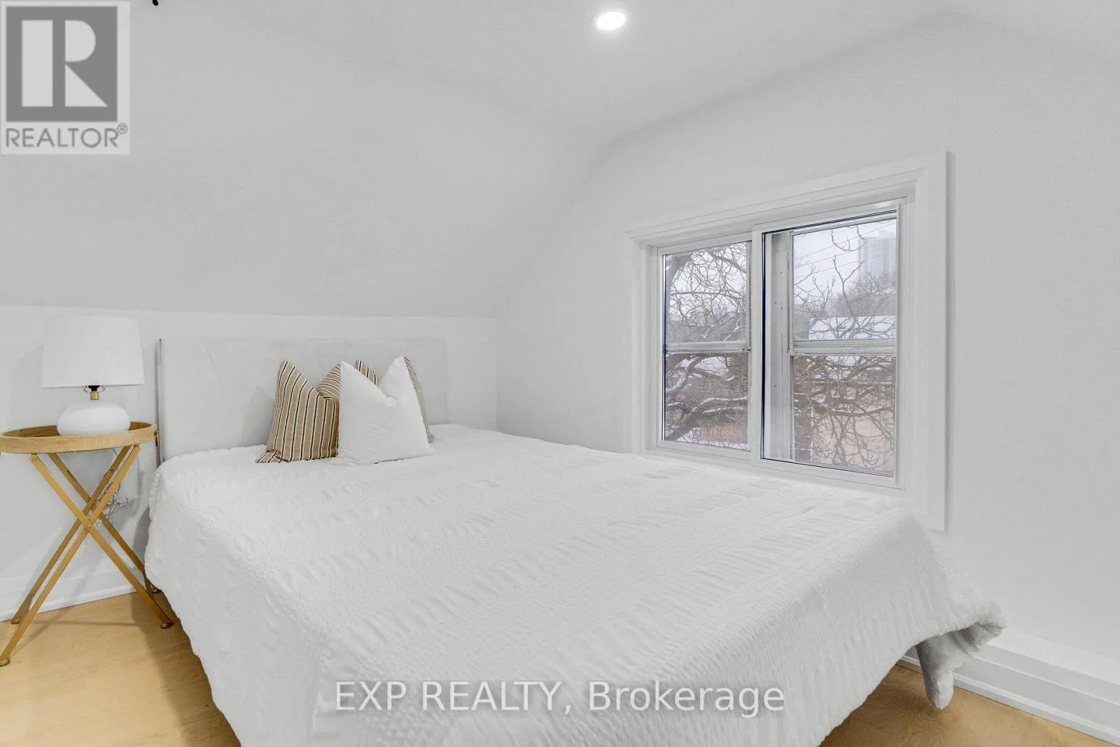 64 LANCASTER STREET E