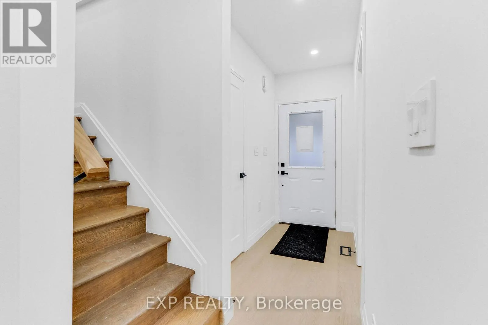 64 LANCASTER STREET E