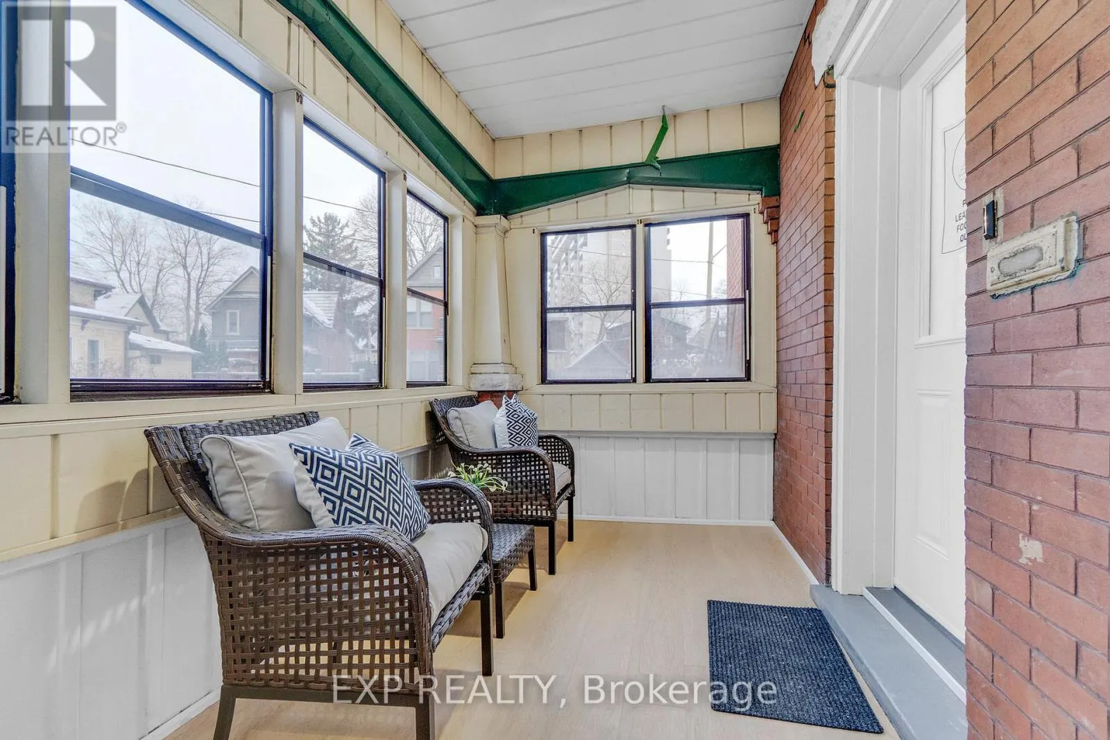 64 LANCASTER STREET E