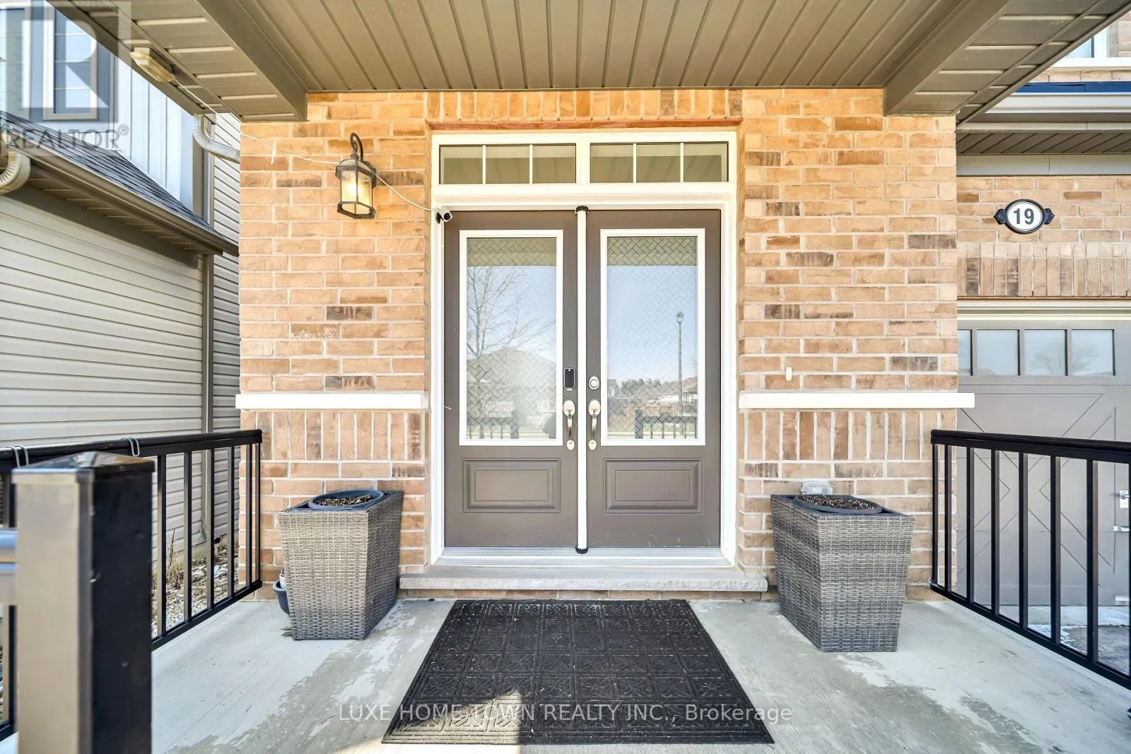 19 FINDLAY WAY