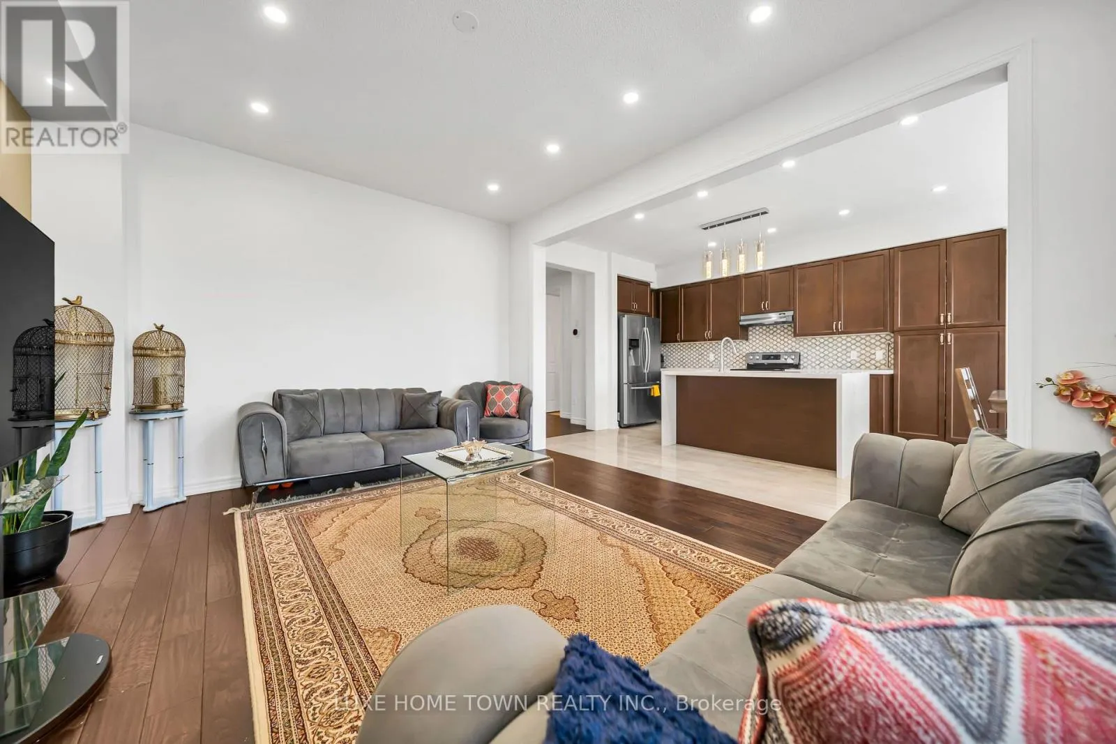 19 FINDLAY WAY