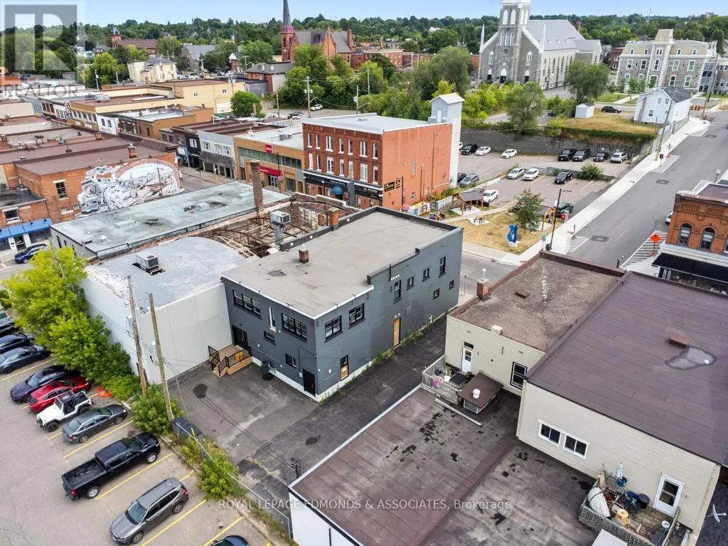 201 PEMBROKE STREET W