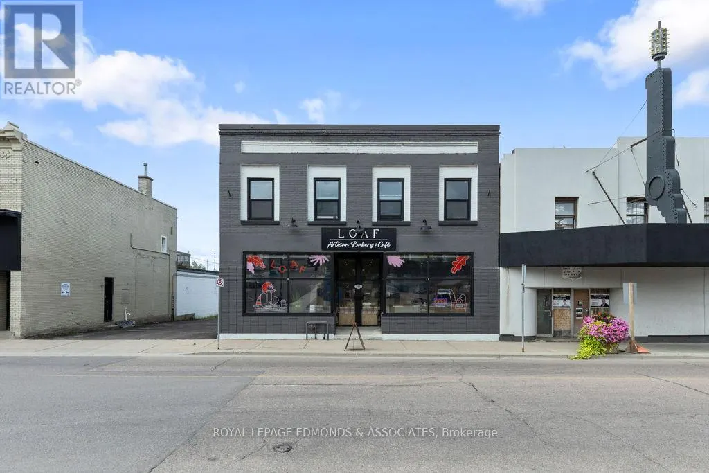 201 PEMBROKE STREET W
