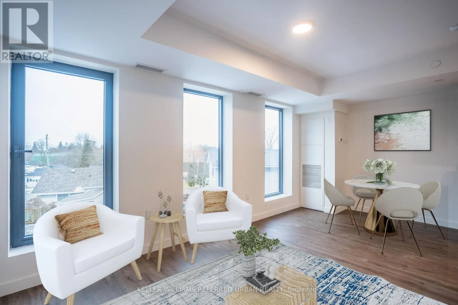 203 - 325 UNIVERSITY AVENUE W
