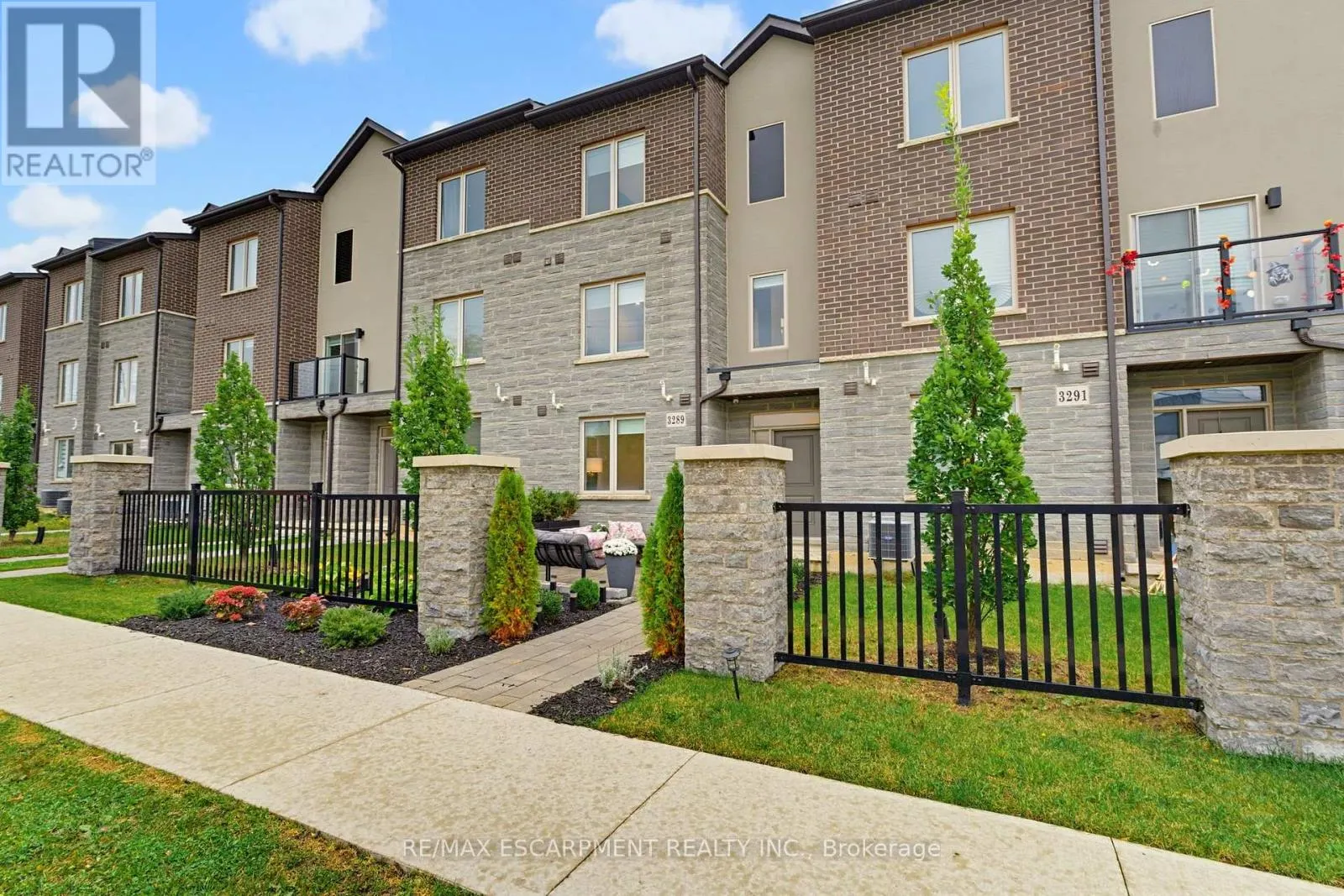3289 HOMESTEAD DRIVE