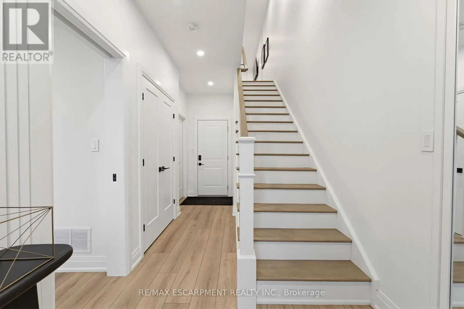 3289 HOMESTEAD DRIVE