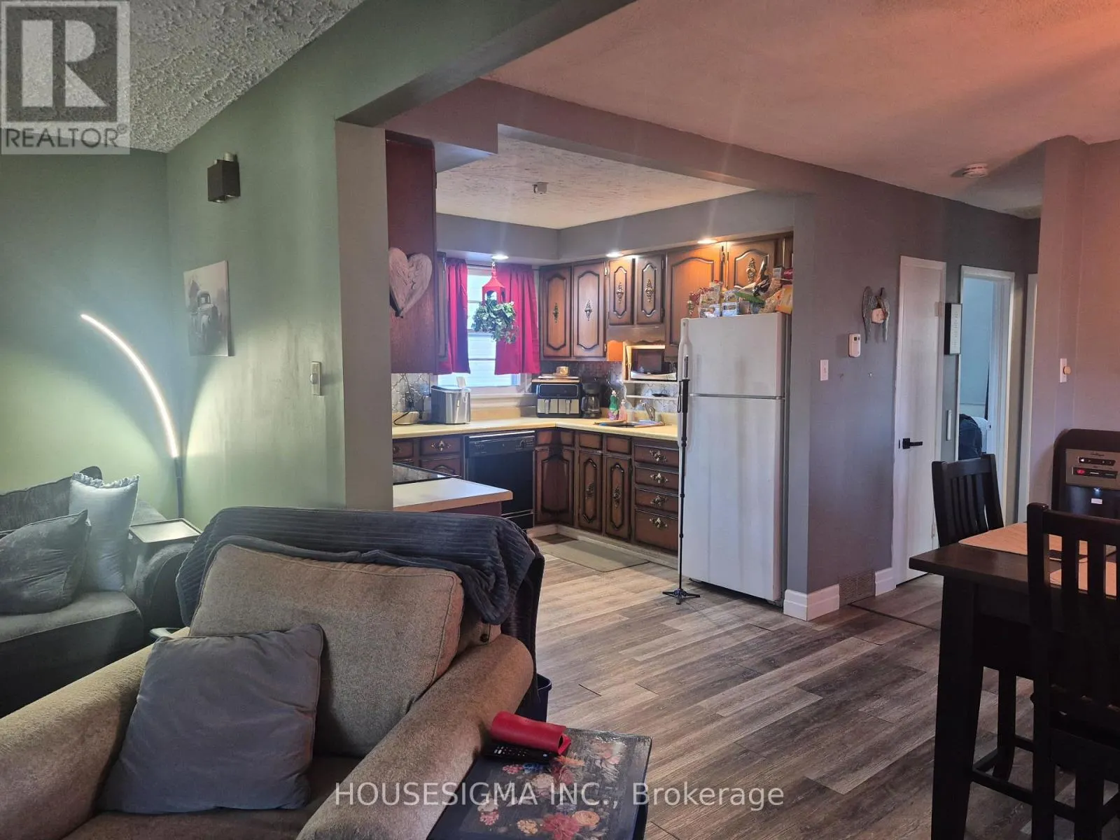 141 CARLING TERRACE
