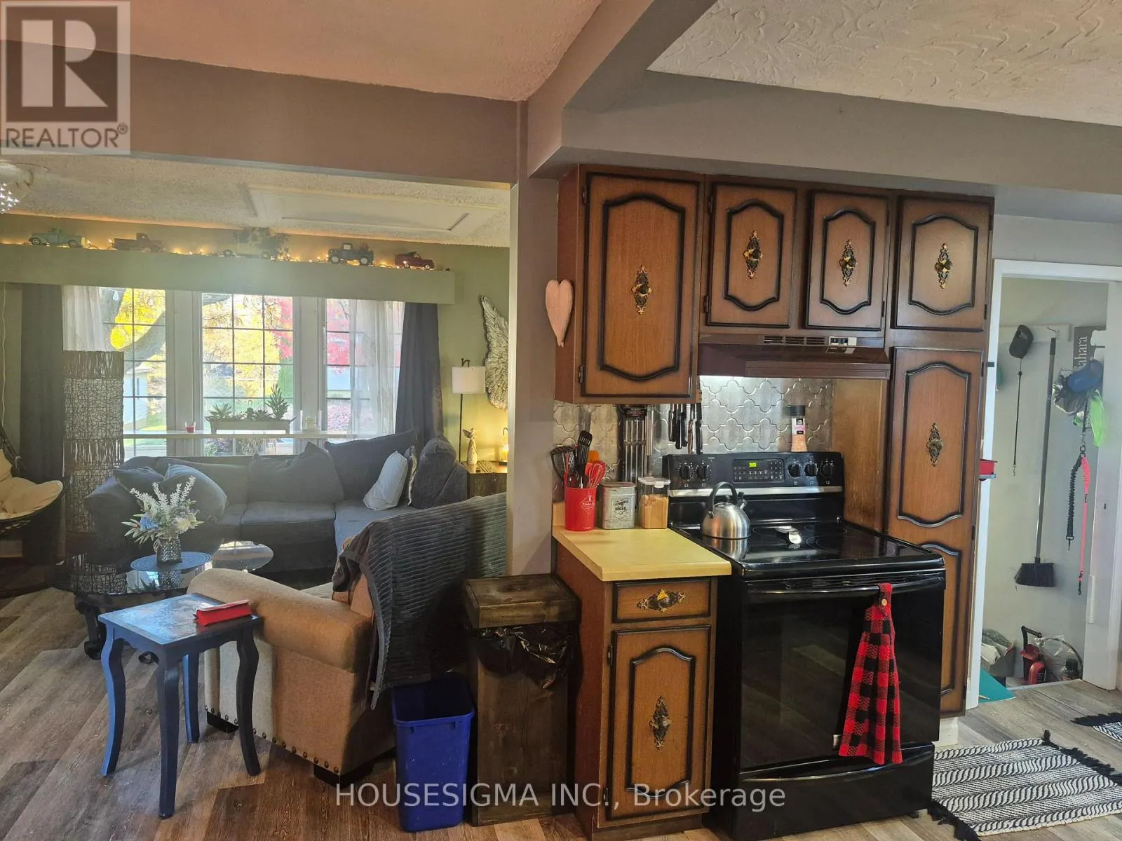 141 CARLING TERRACE