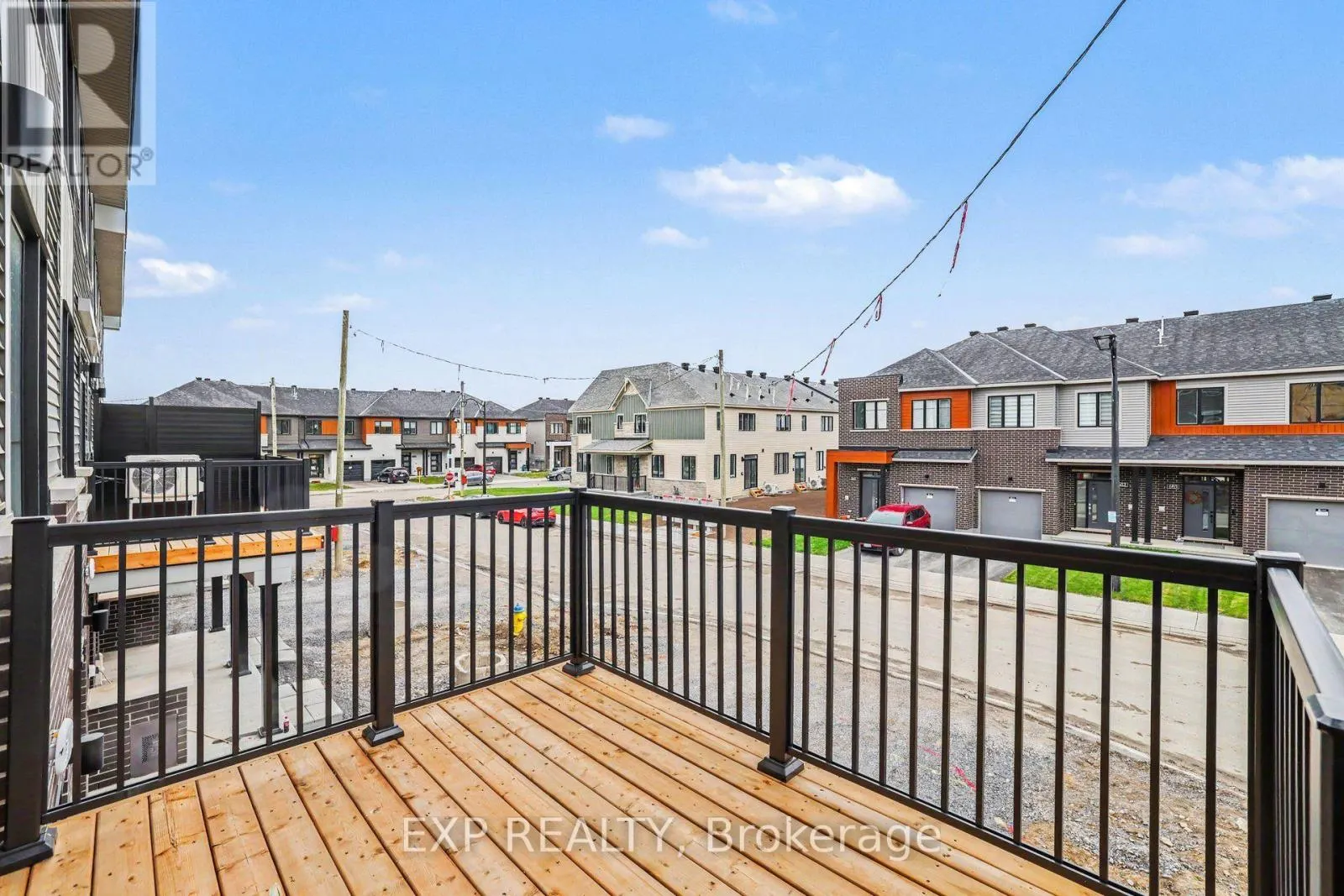 681 MOONGLADE CRESCENT