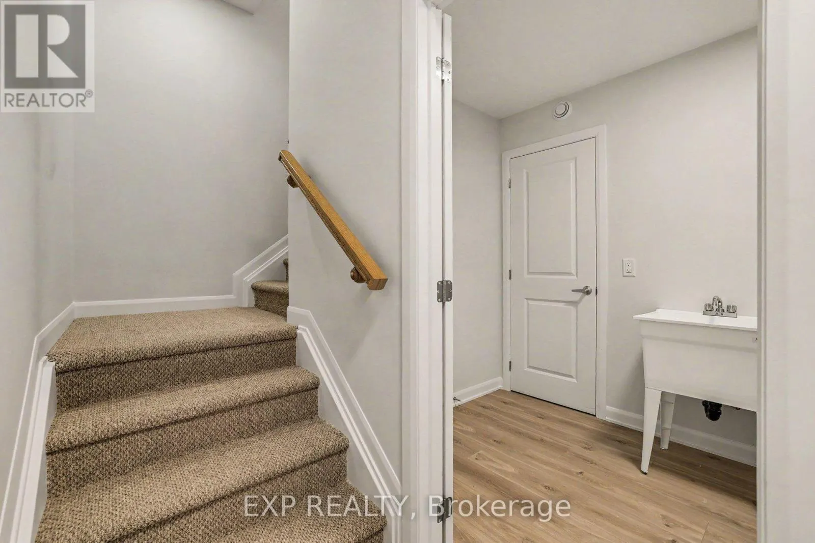 681 MOONGLADE CRESCENT