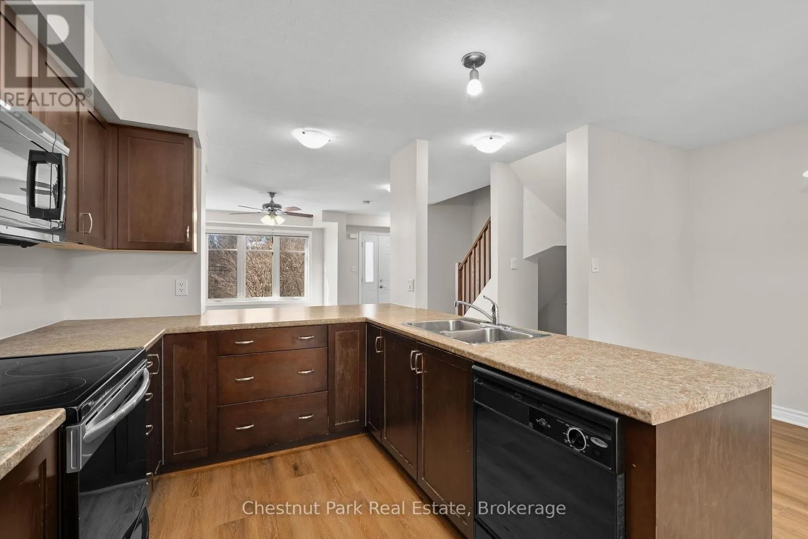 5 - 37 SILVER STREET #5