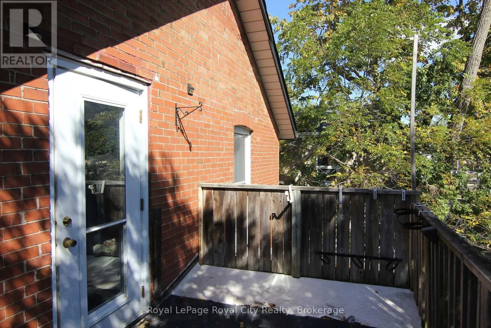 98 WATERLOO AVENUE