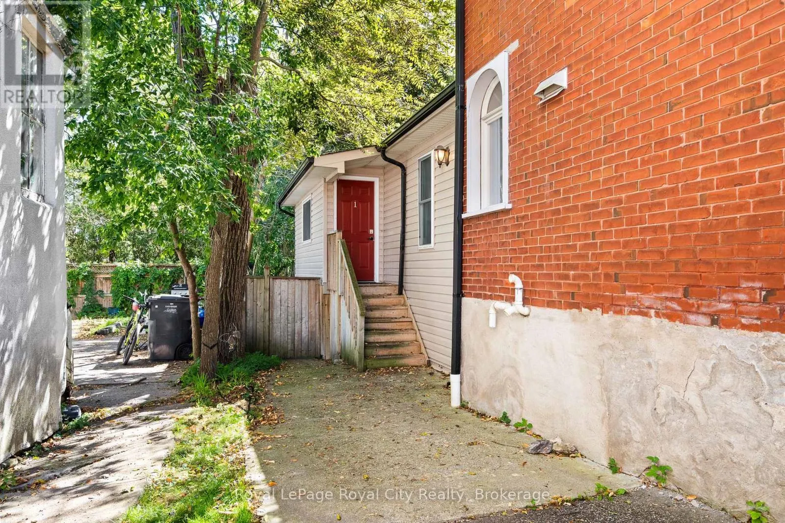 98 WATERLOO AVENUE