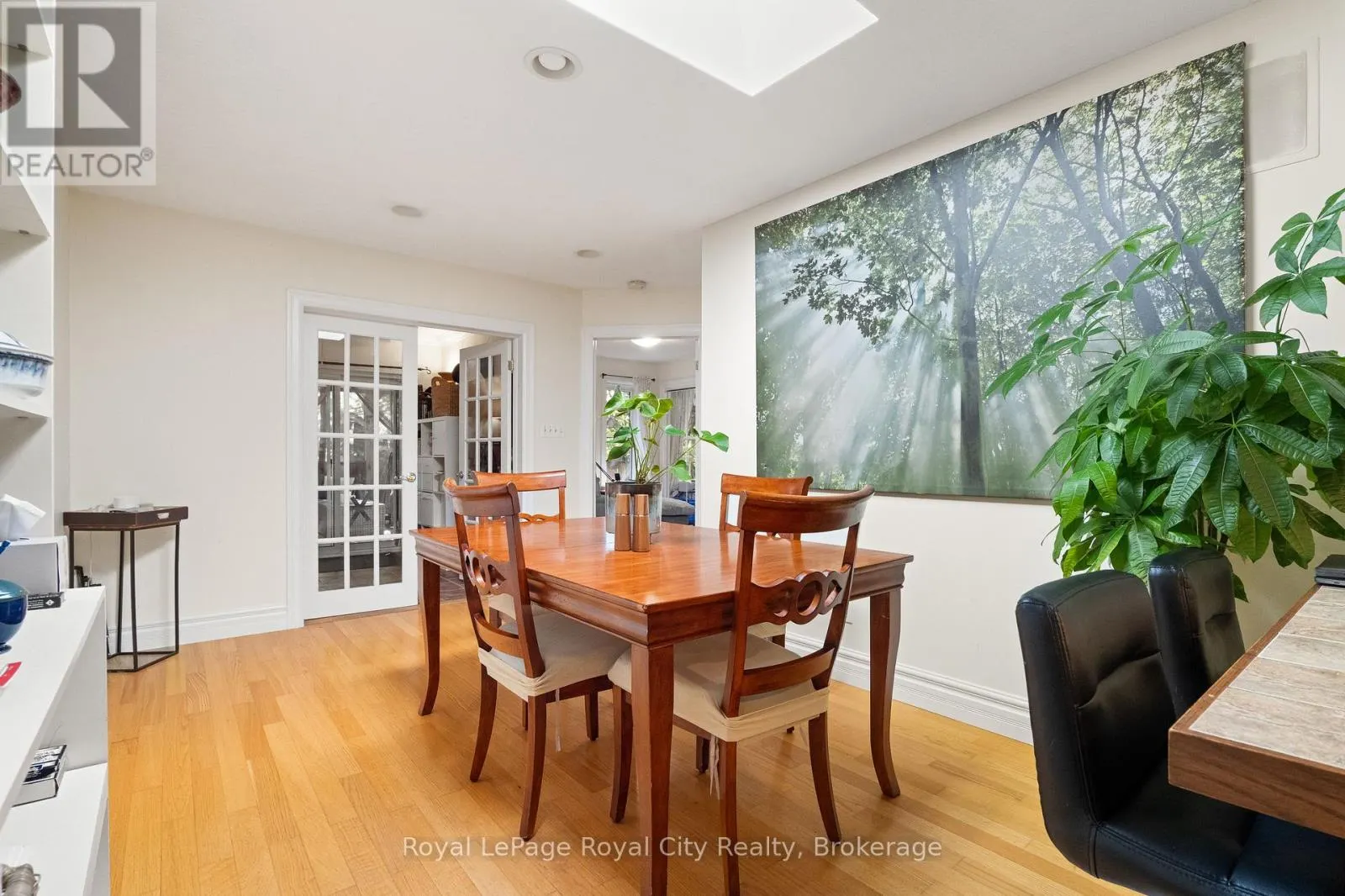 98 WATERLOO AVENUE