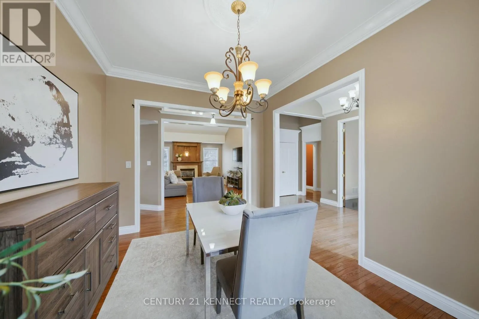 6 LAING COURT