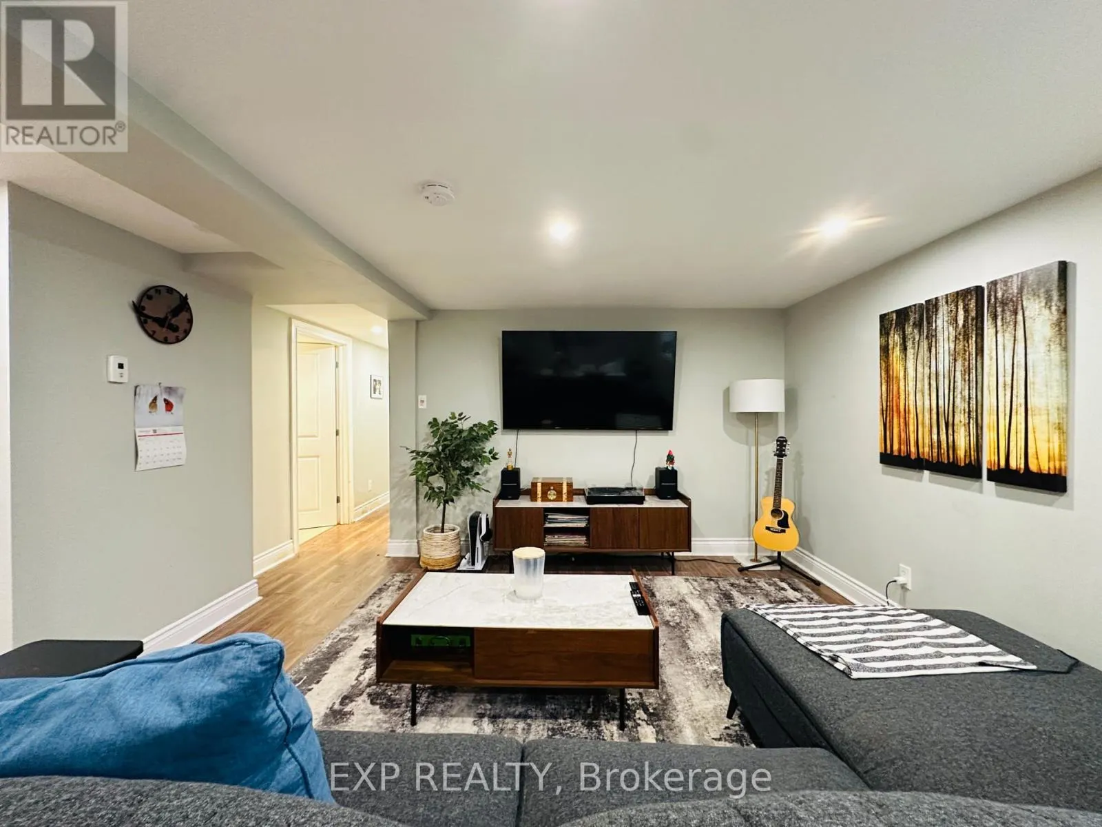 B - 2444 BLACKSTONE CRESCENT