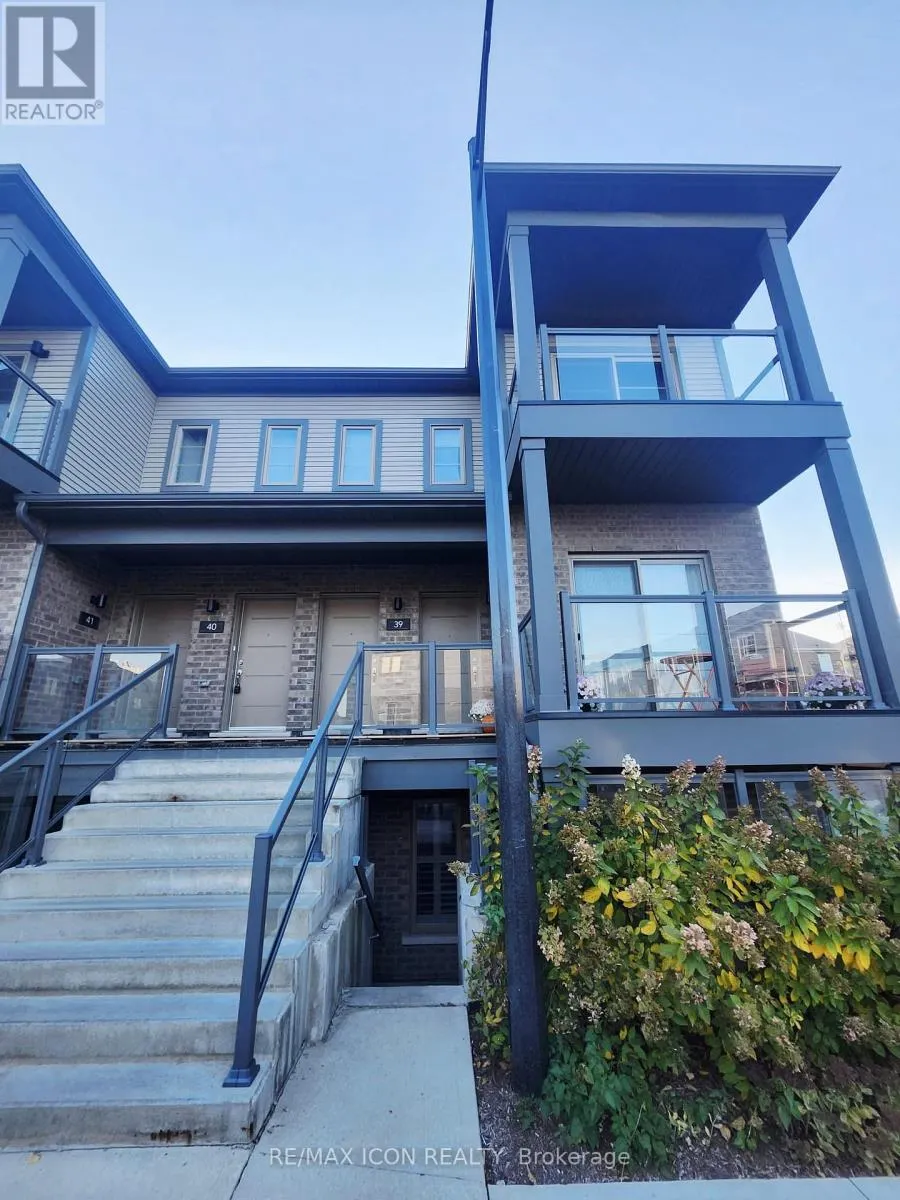 37 - 205 WEST OAK PLACE
