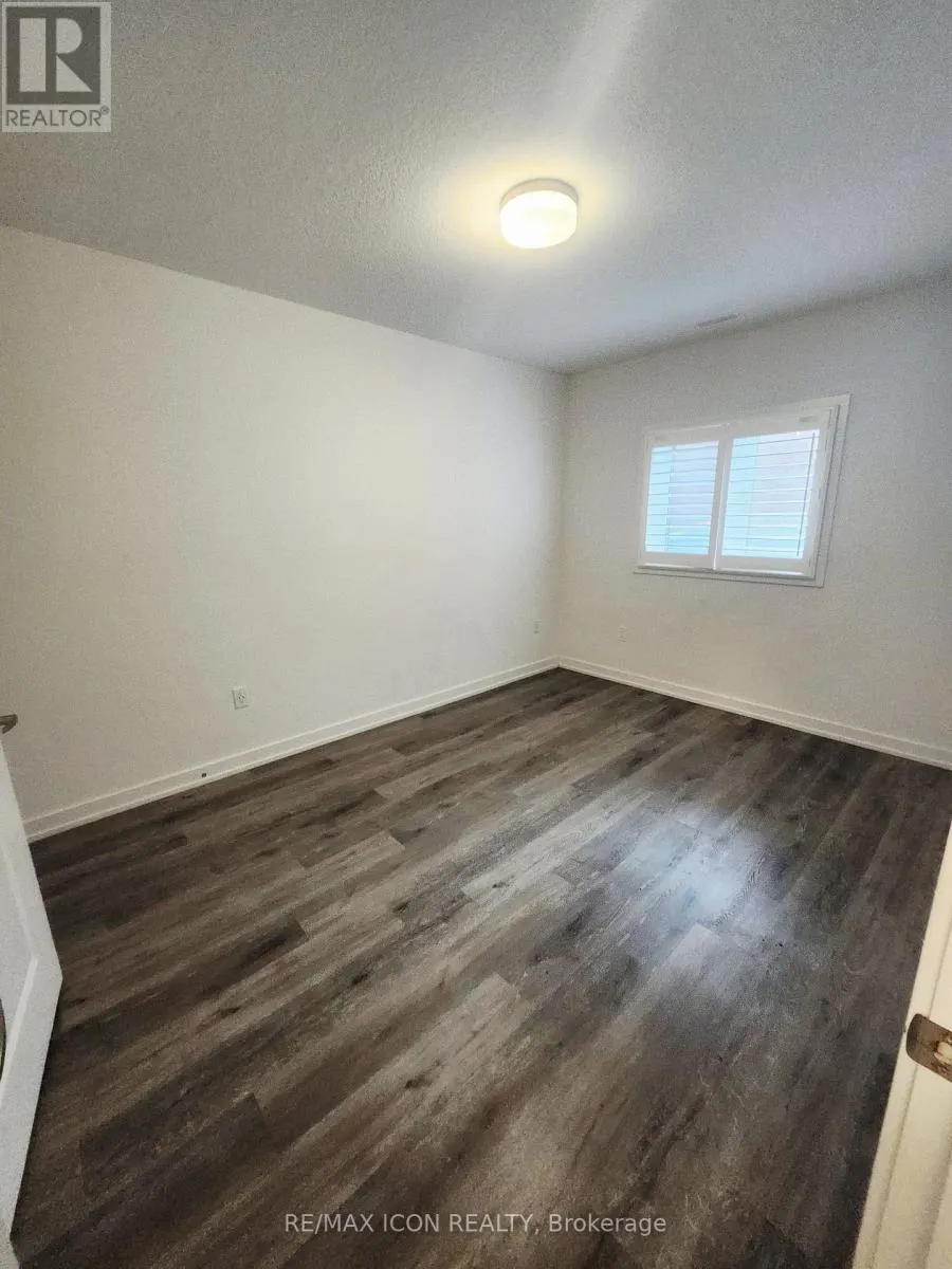 37 - 205 WEST OAK PLACE