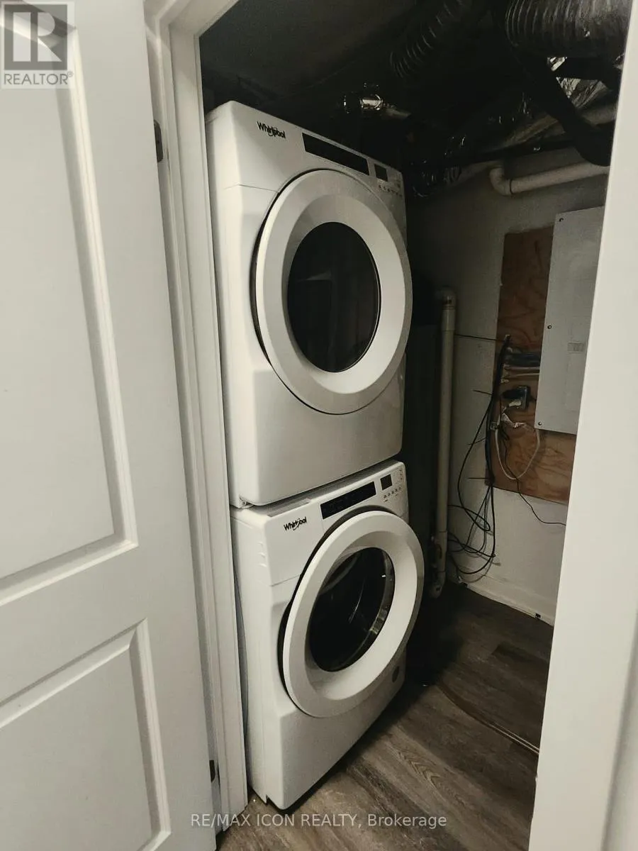 37 - 205 WEST OAK PLACE