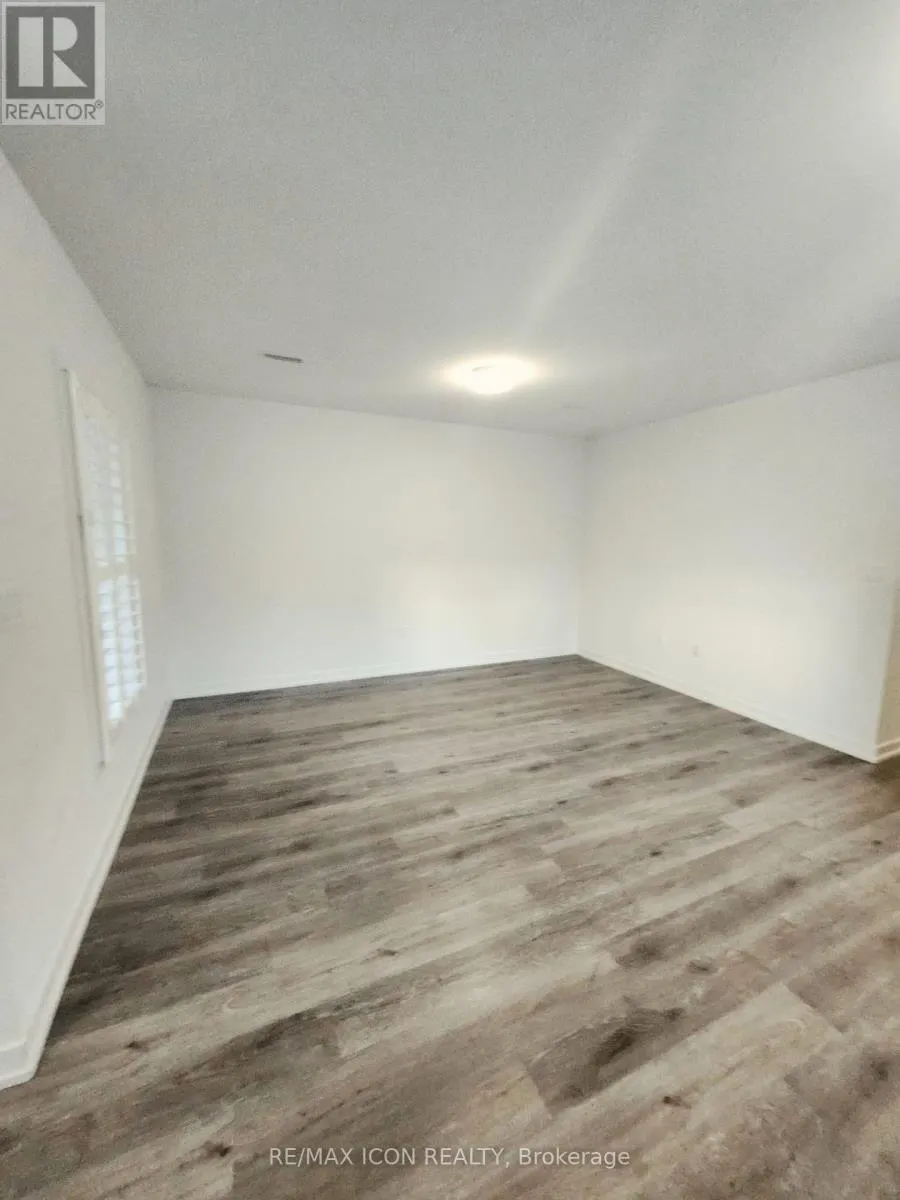 37 - 205 WEST OAK PLACE