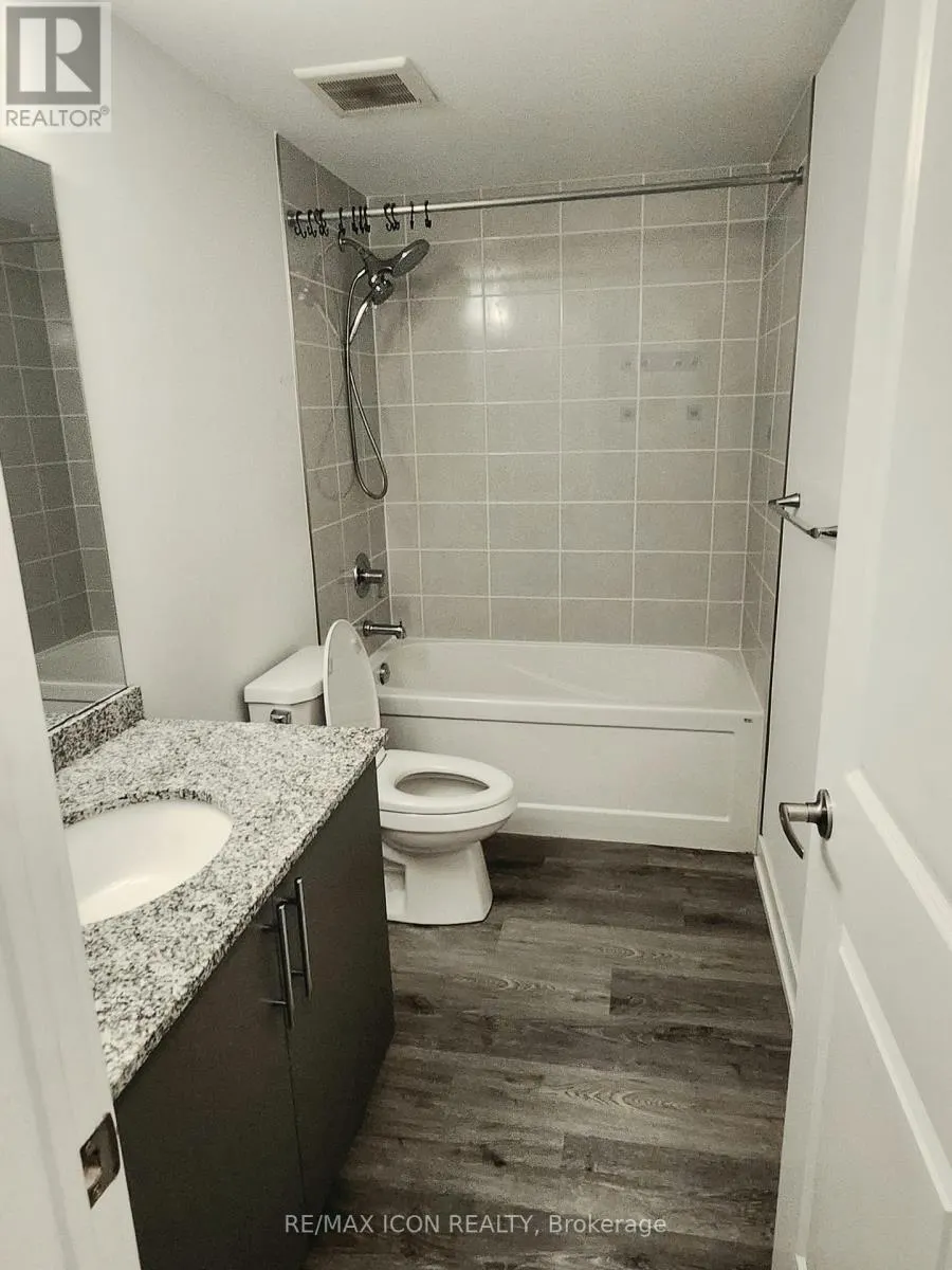 37 - 205 WEST OAK PLACE