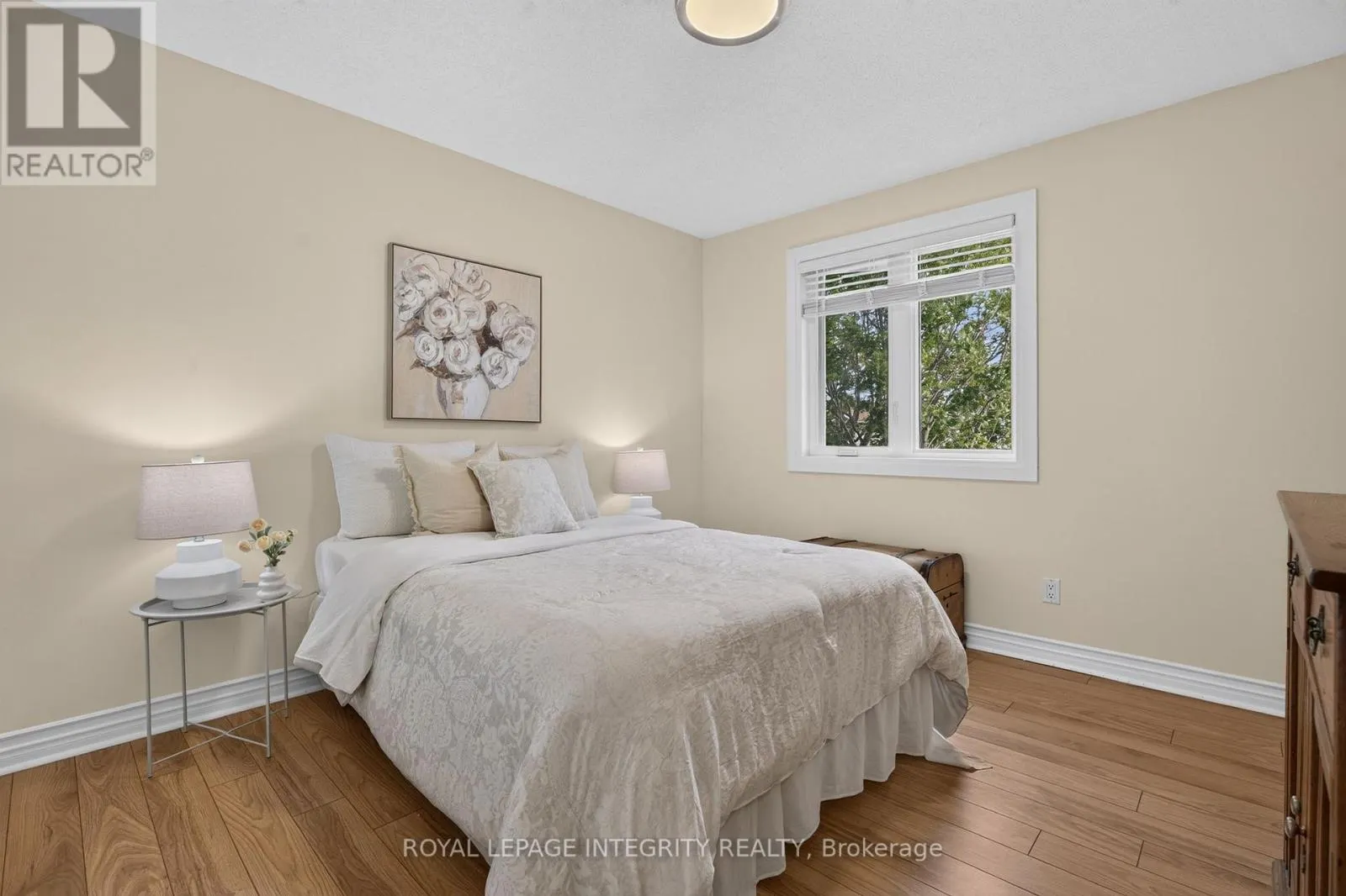 1692 TOULOUSE CRESCENT