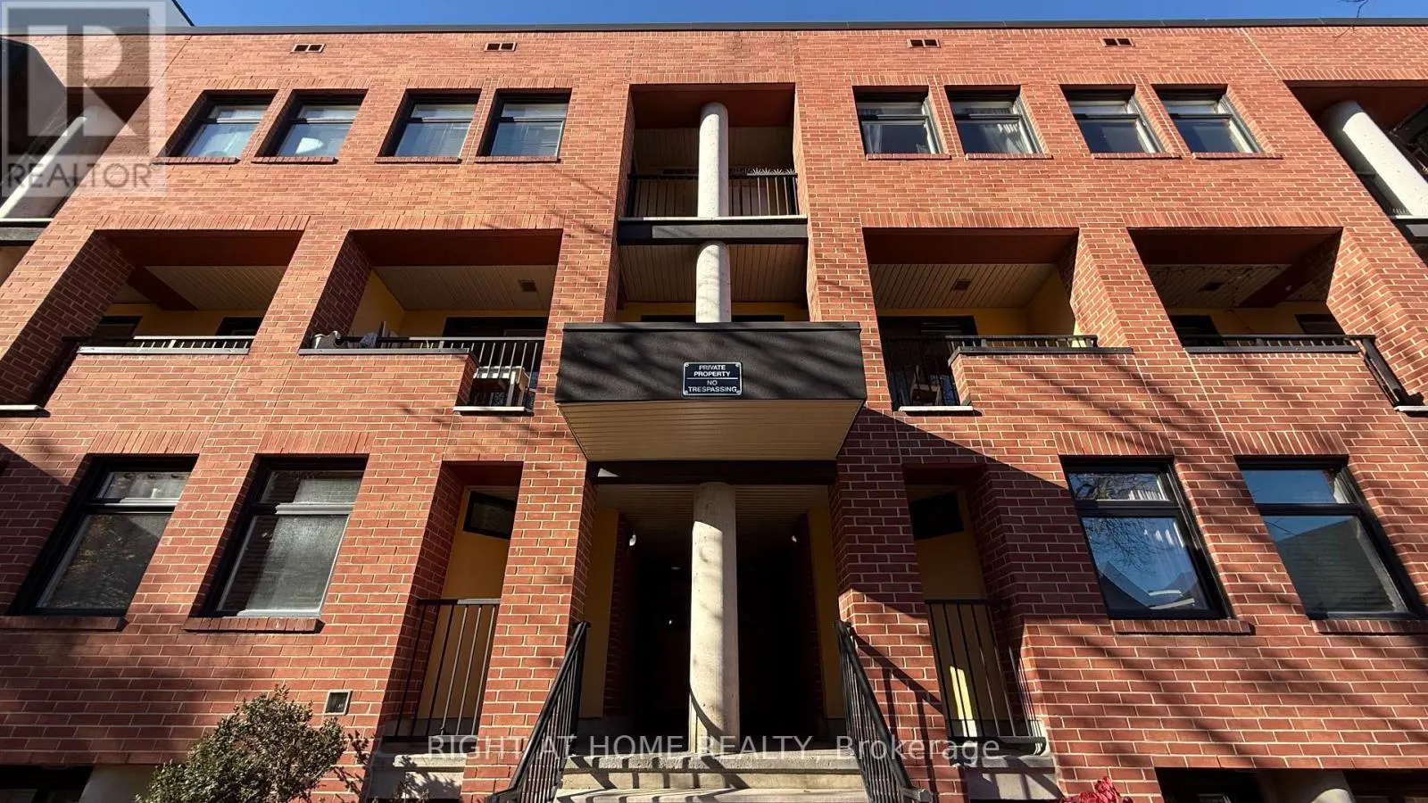 225 CLARENCE STREET