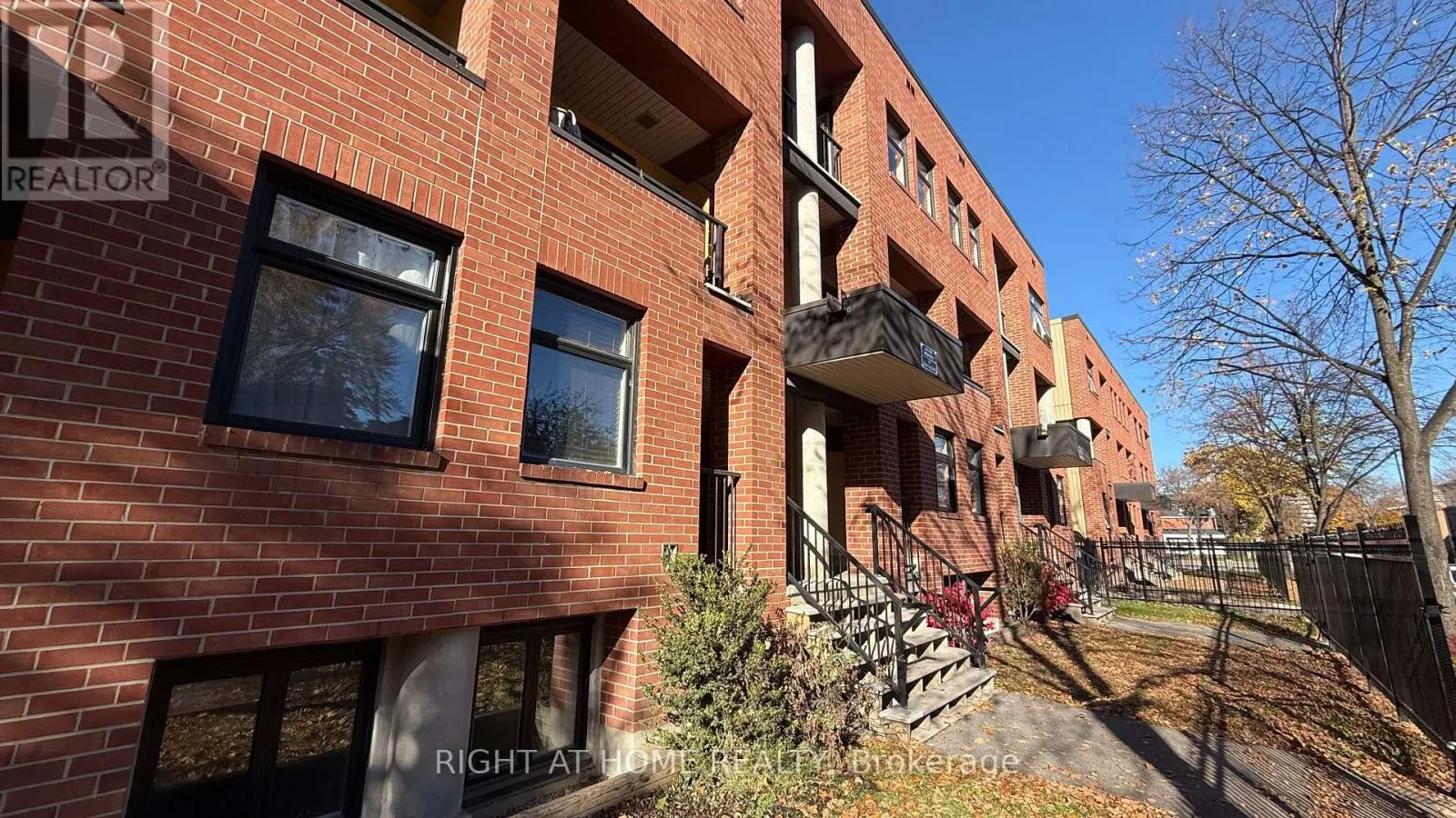 225 CLARENCE STREET