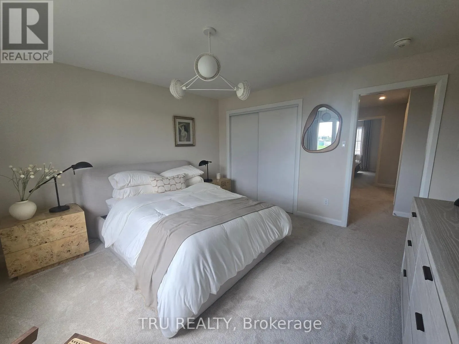 229 BANKSIDE WAY