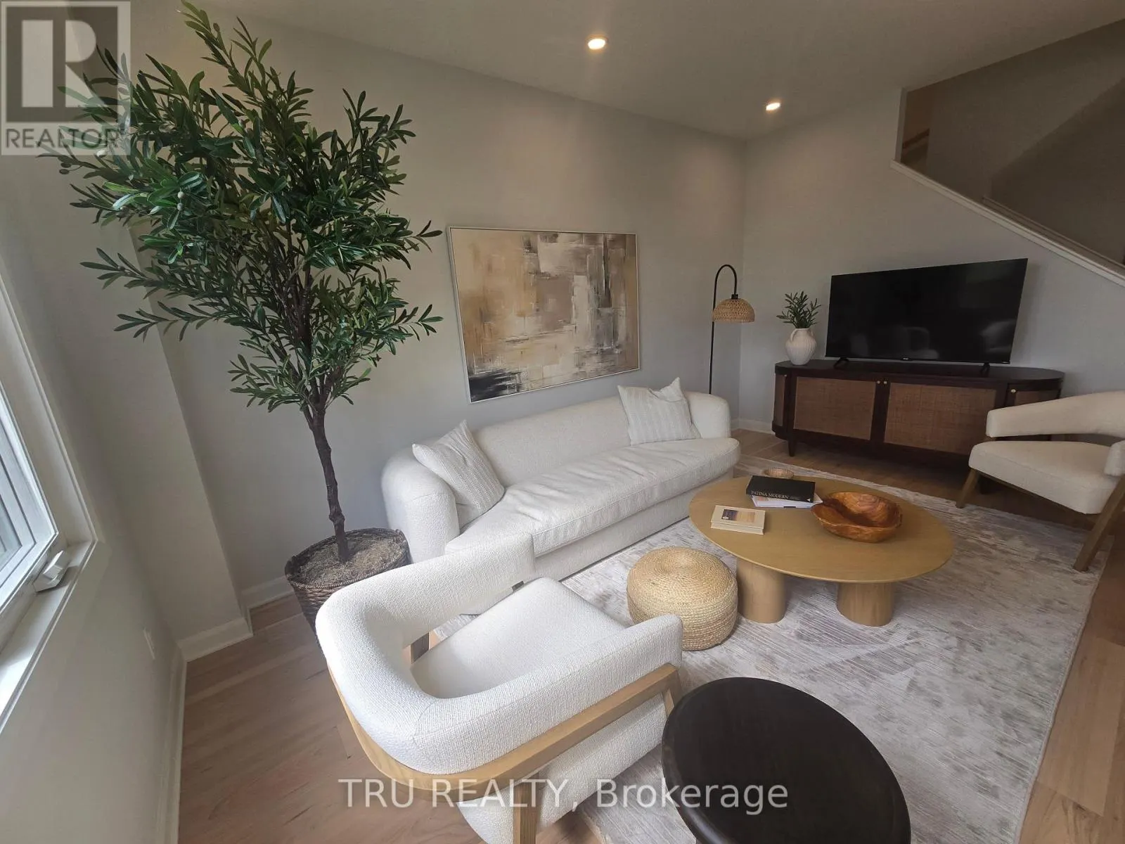 229 BANKSIDE WAY