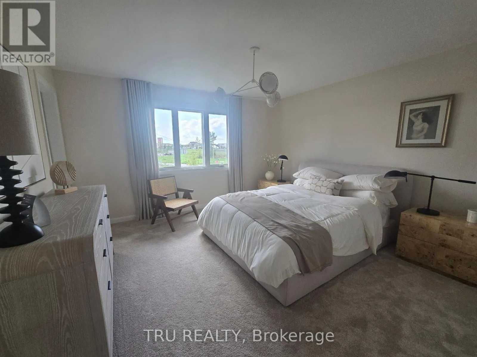 229 BANKSIDE WAY
