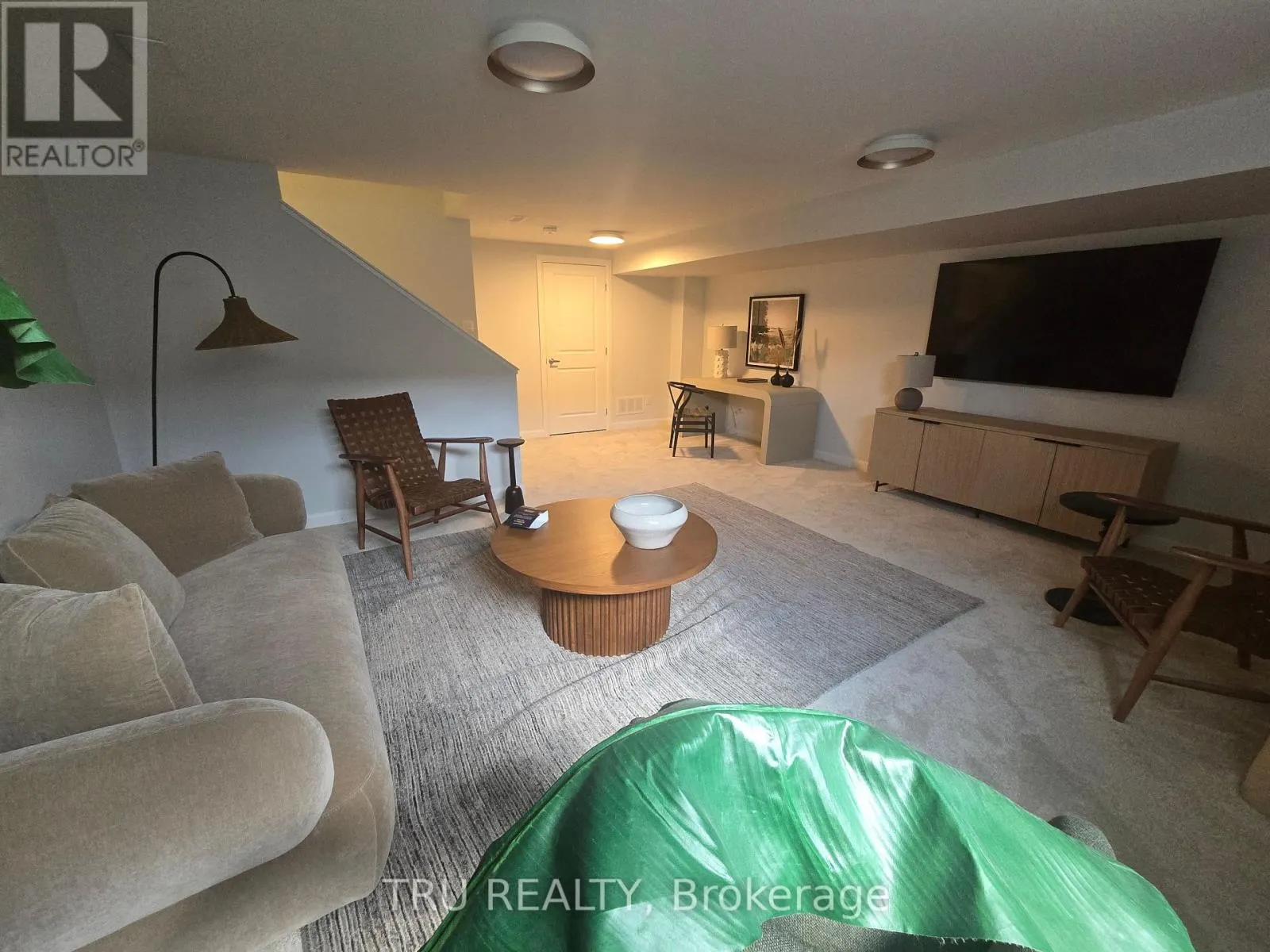 229 BANKSIDE WAY