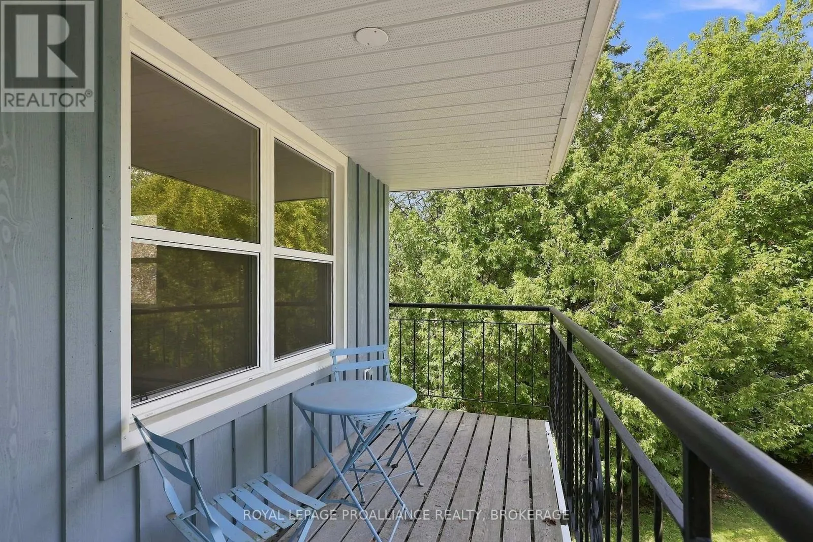 6 GRENVILLE CRESCENT
