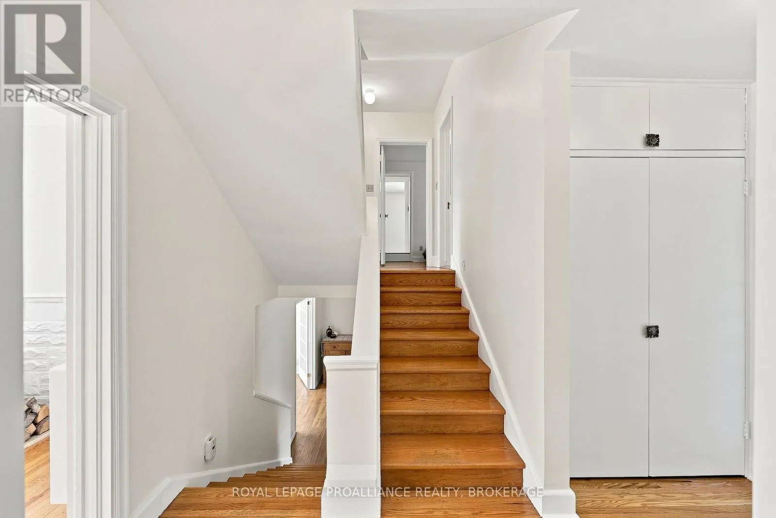 6 GRENVILLE CRESCENT